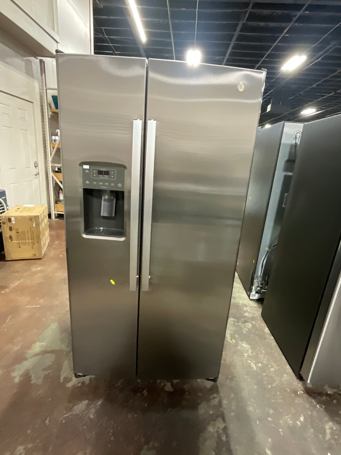 Front view, door closed