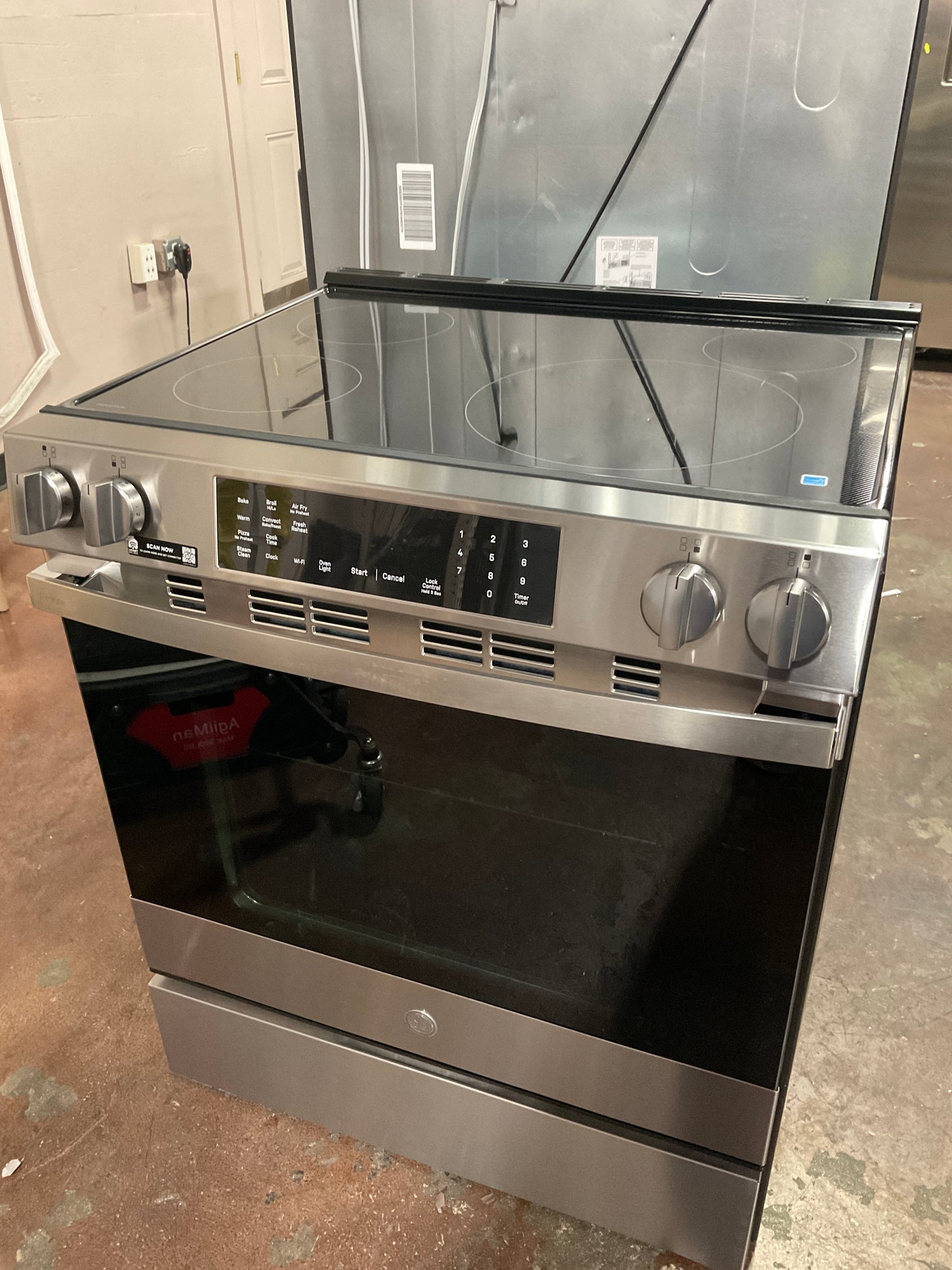 Front view, oven-door closed