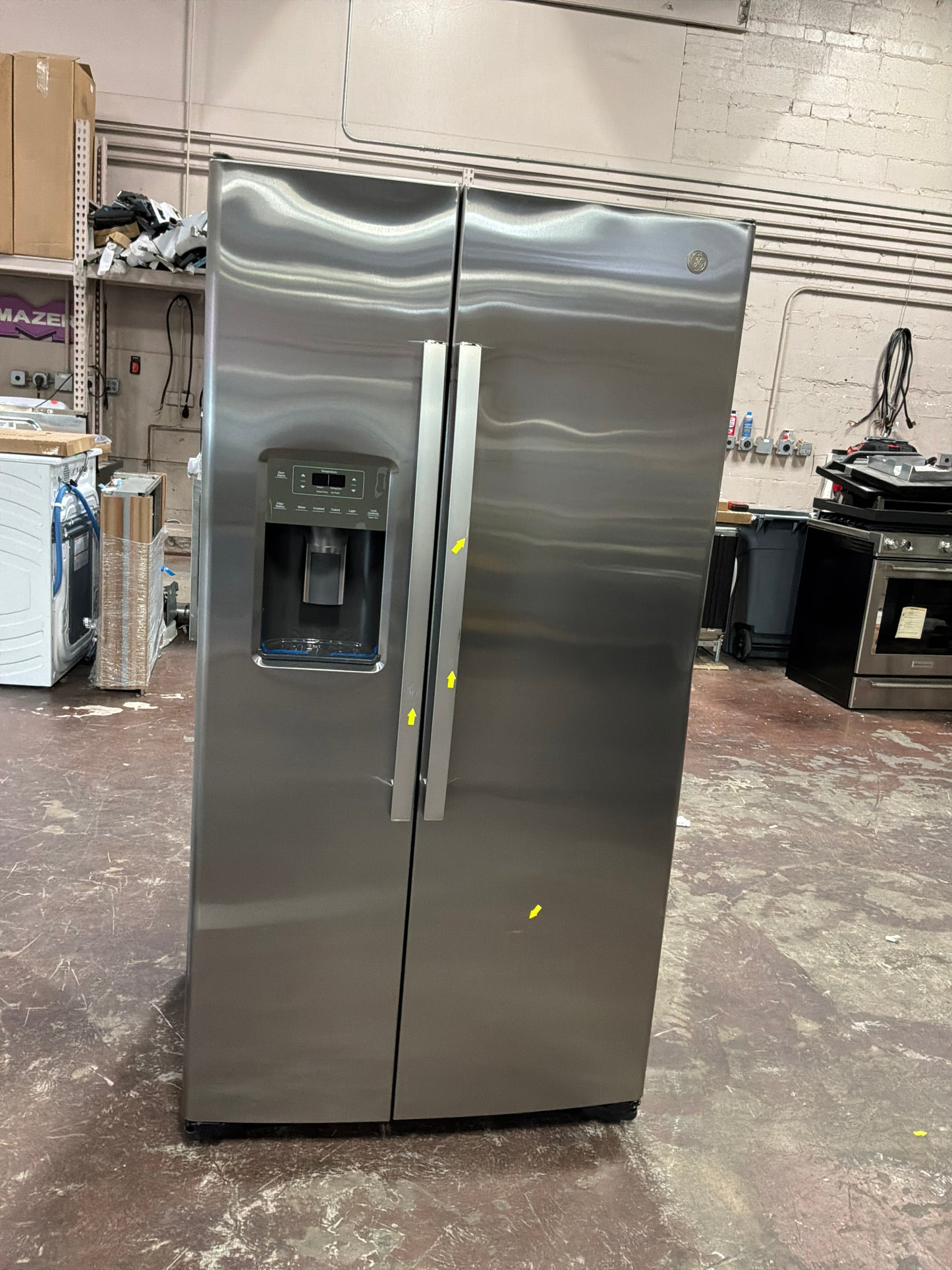 Front view, door closed