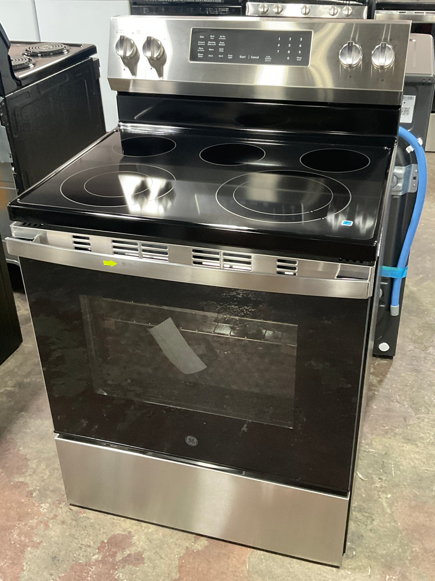 Front view, oven-door closed