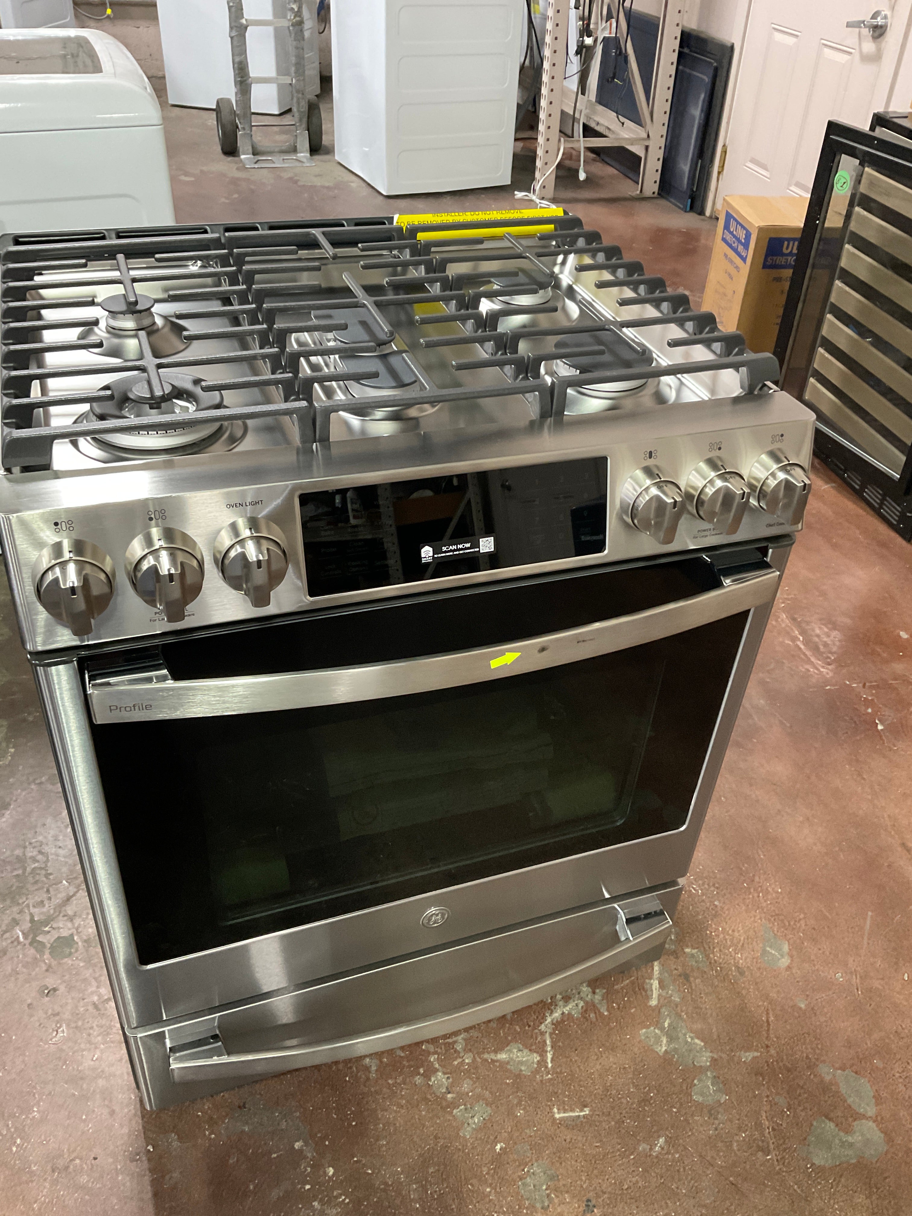 Front view, oven-door closed