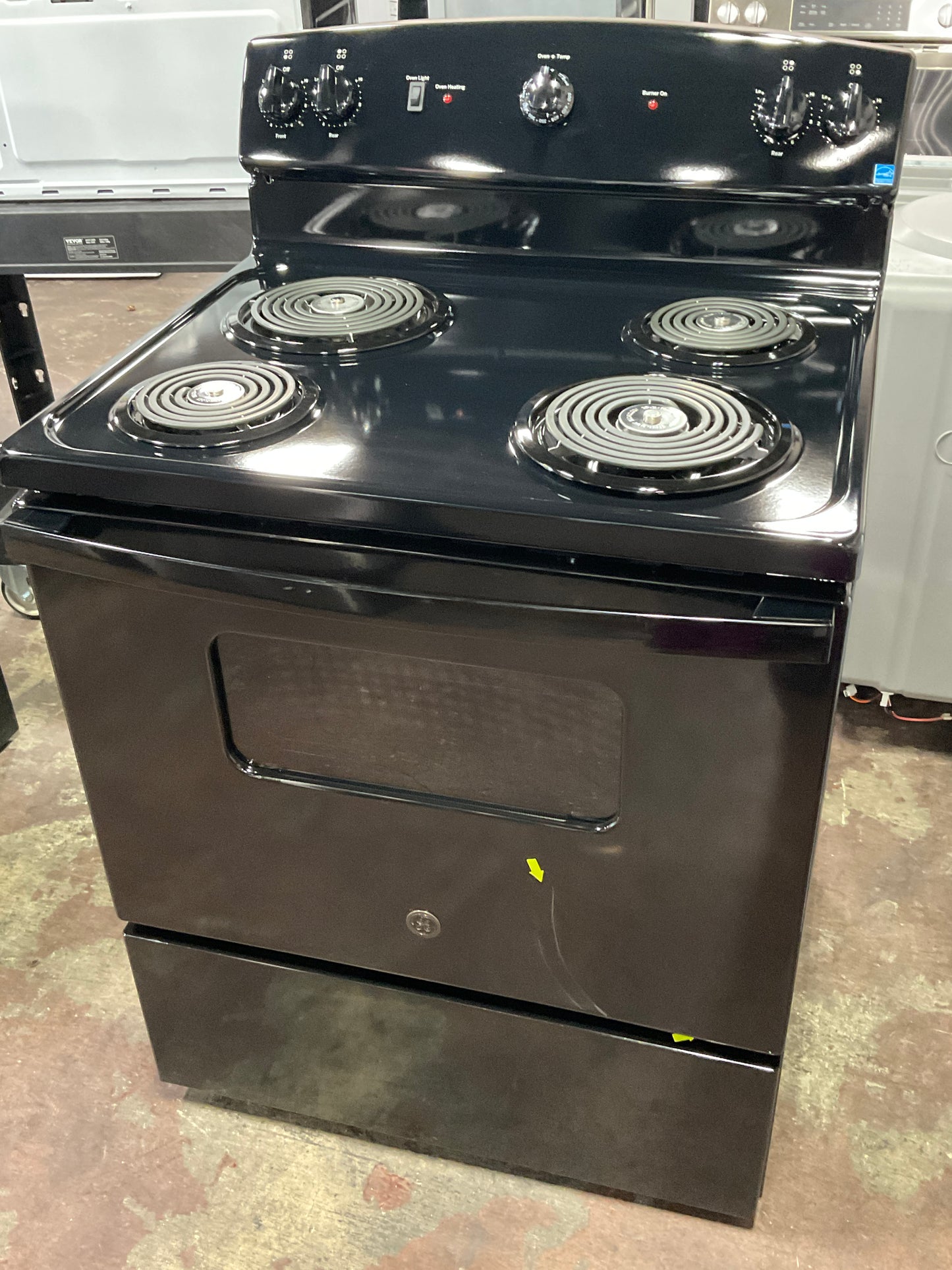 Front view, oven-door closed