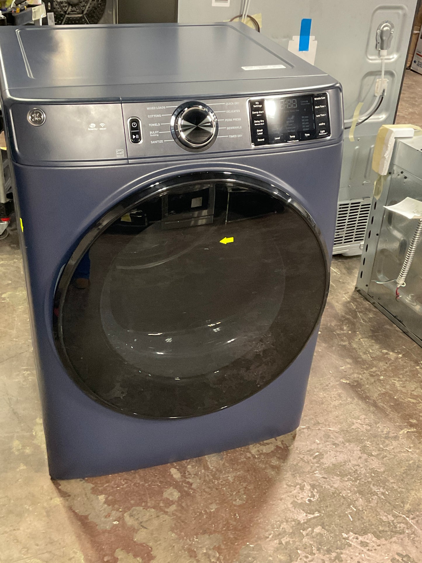 Front view, door closed