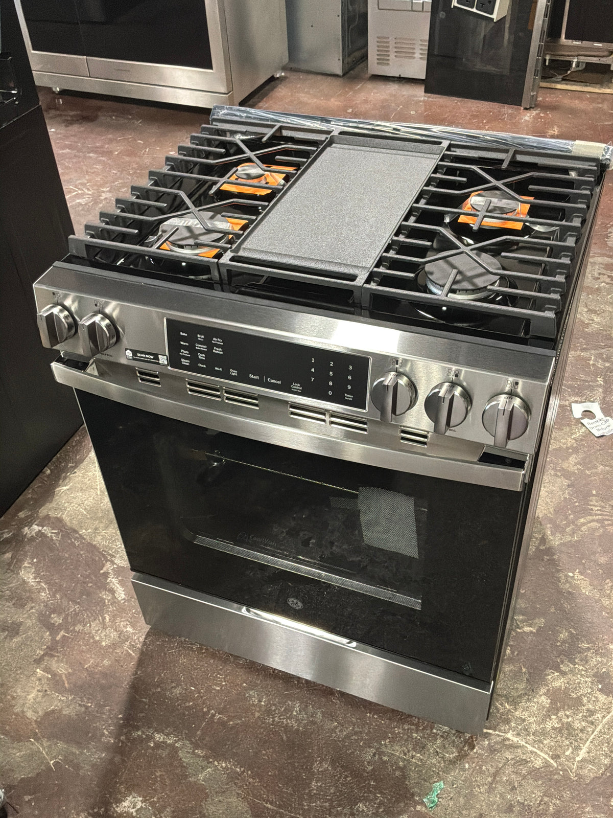 Front view, oven-door closed