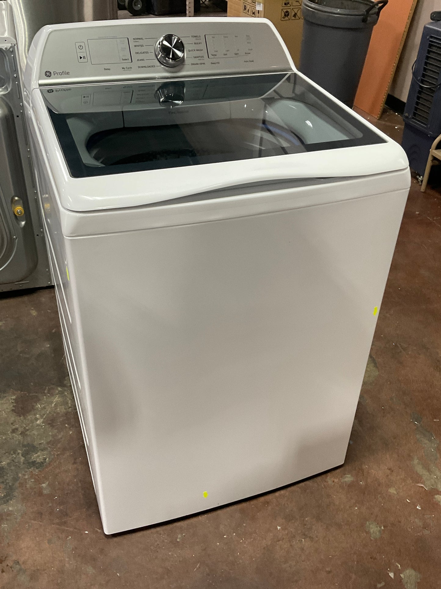 Front view, door closed