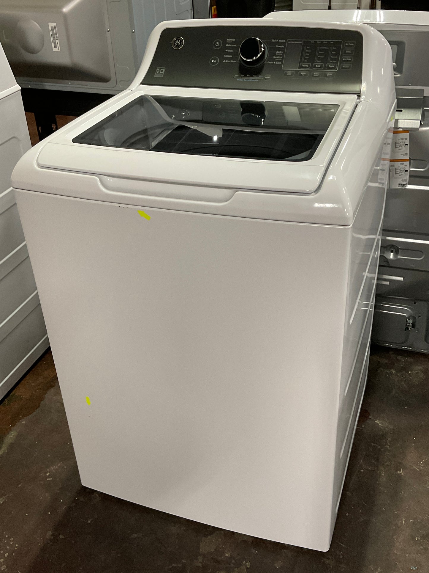 Front view, door closed