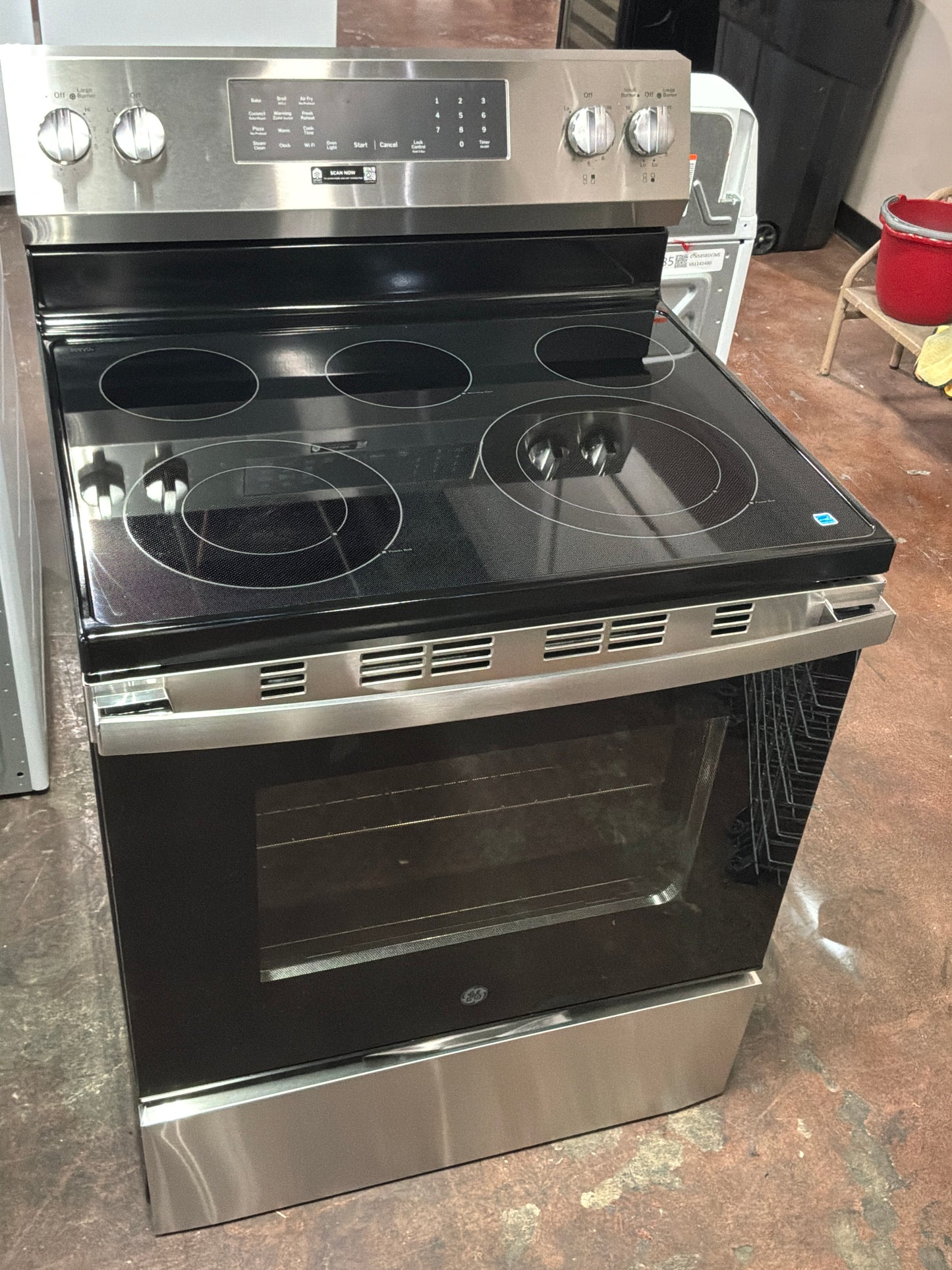 Front view, oven-door closed