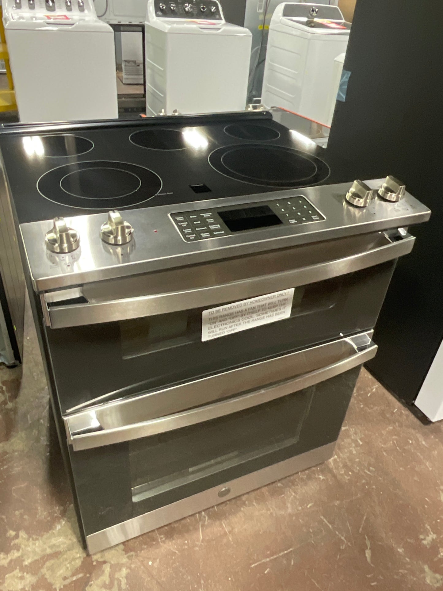 Front view, oven-door closed