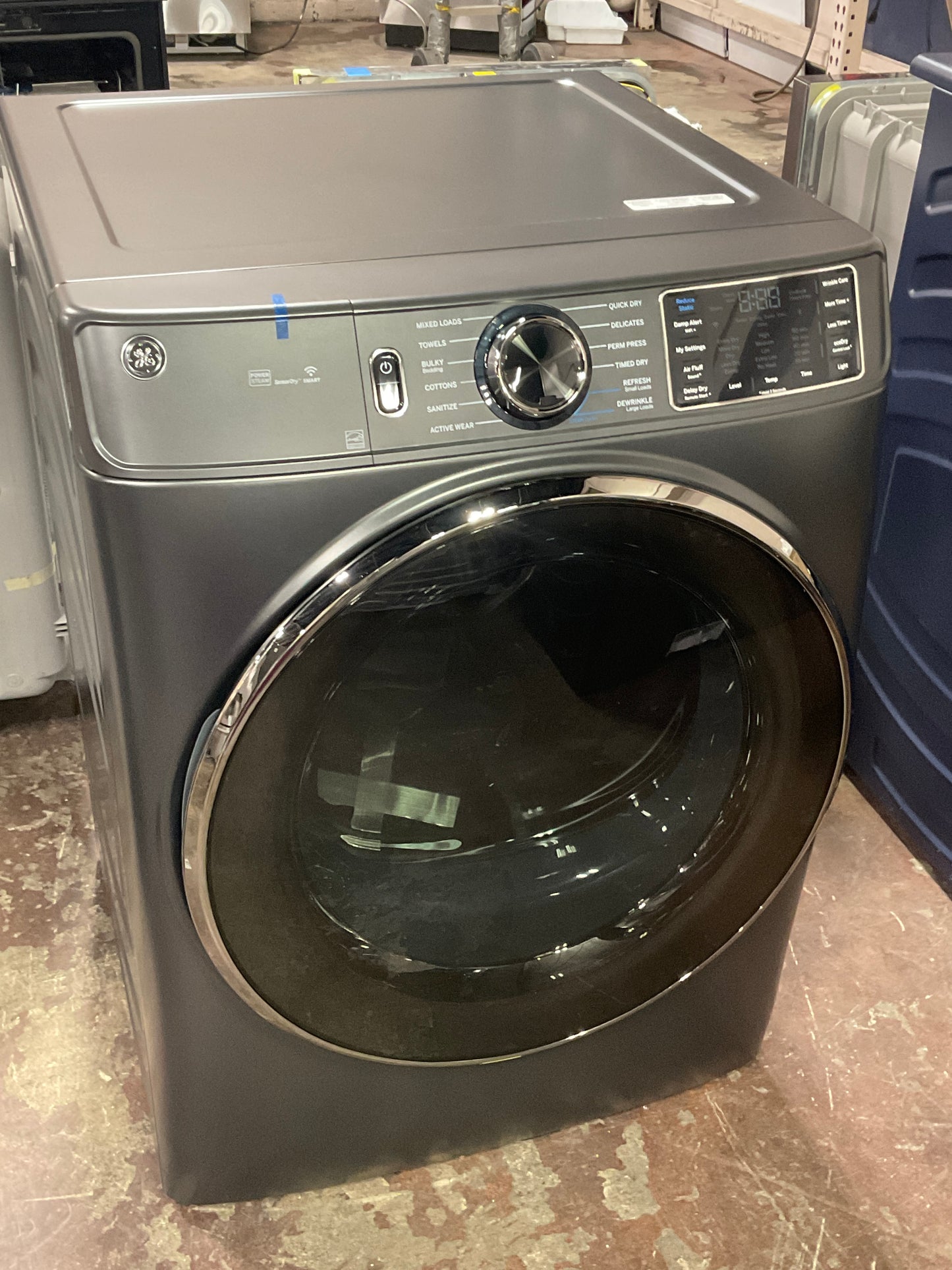 Front view, door closed