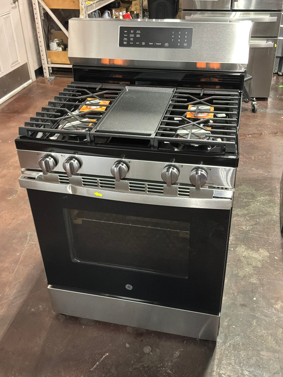 Front view, oven-door closed