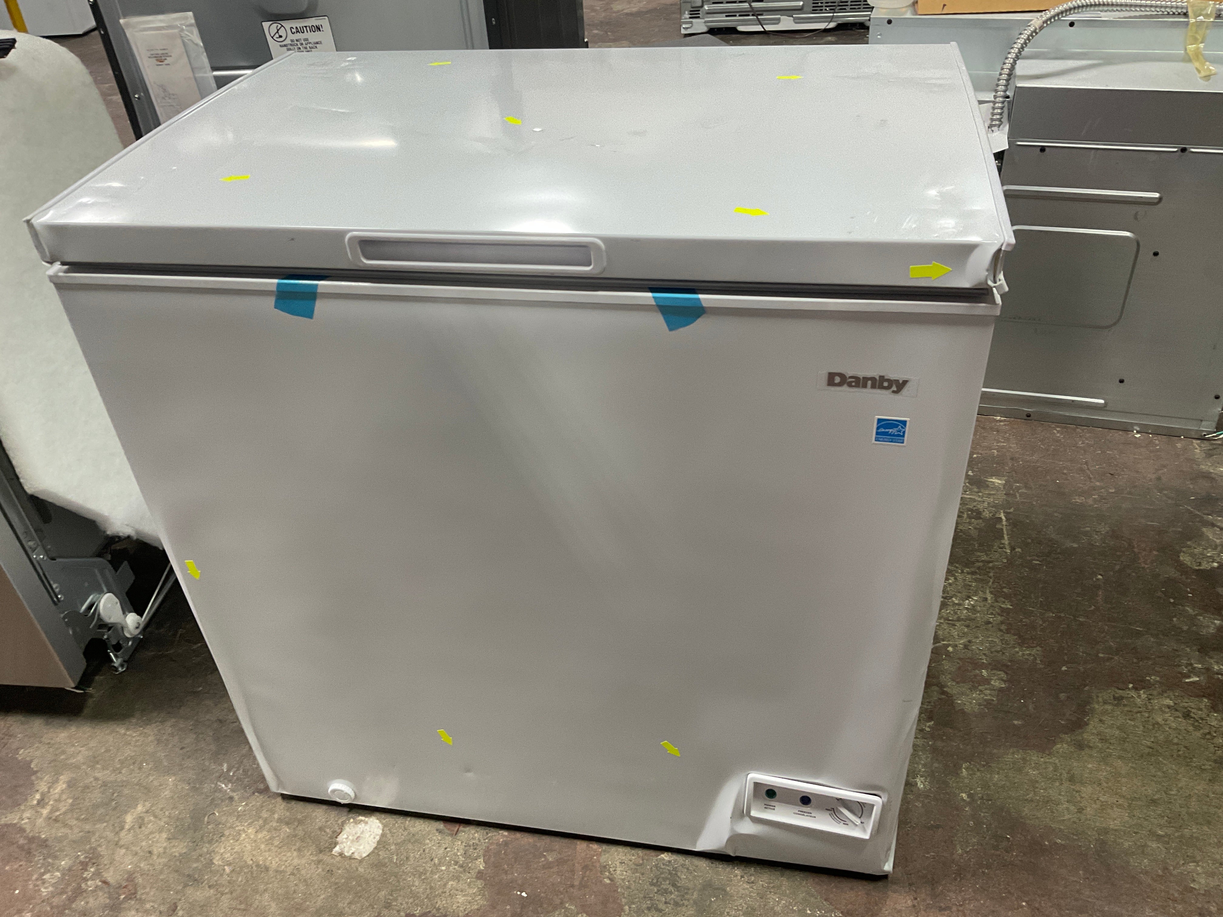 Front view, door closed