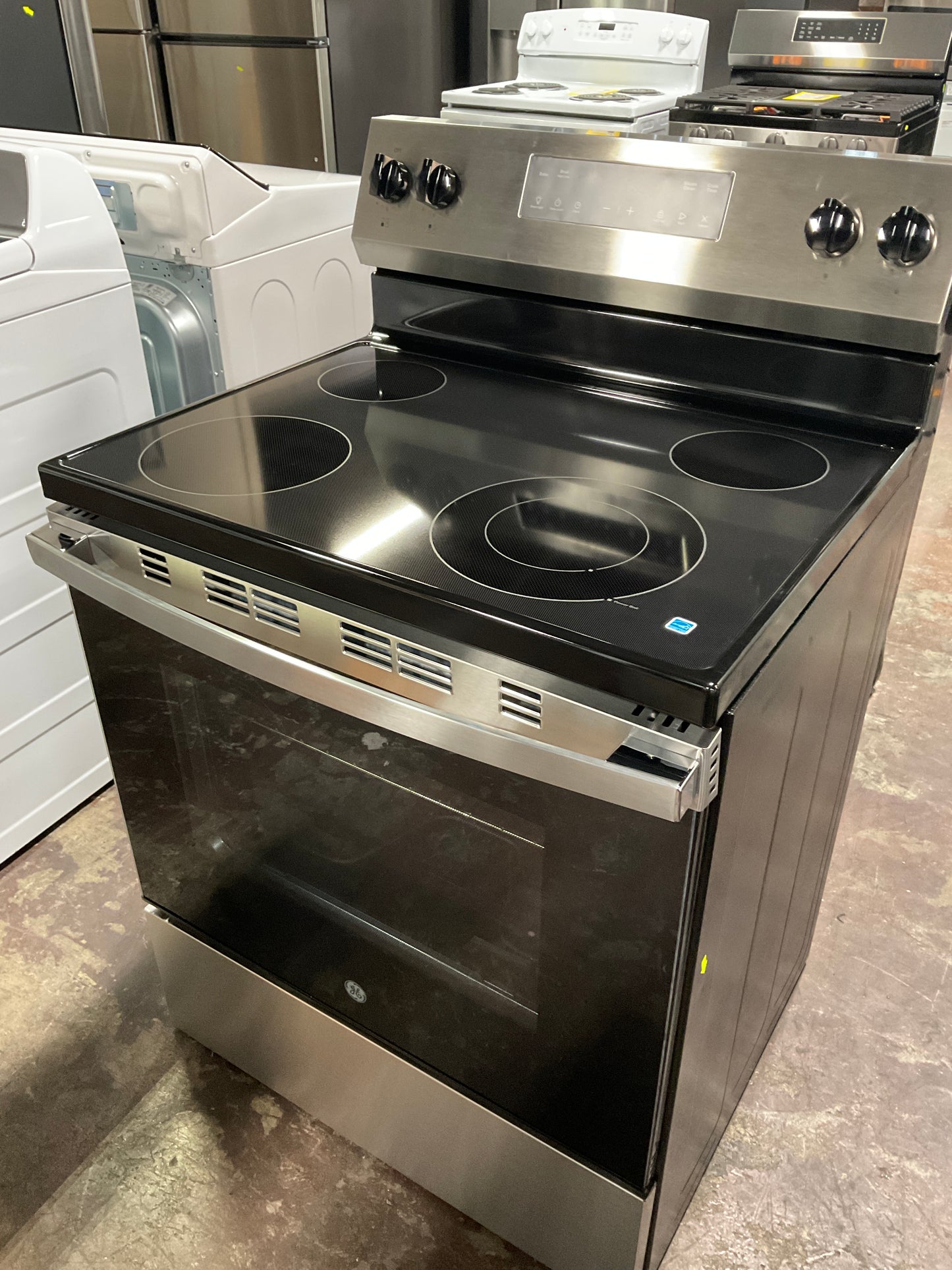 Front view, oven-door closed