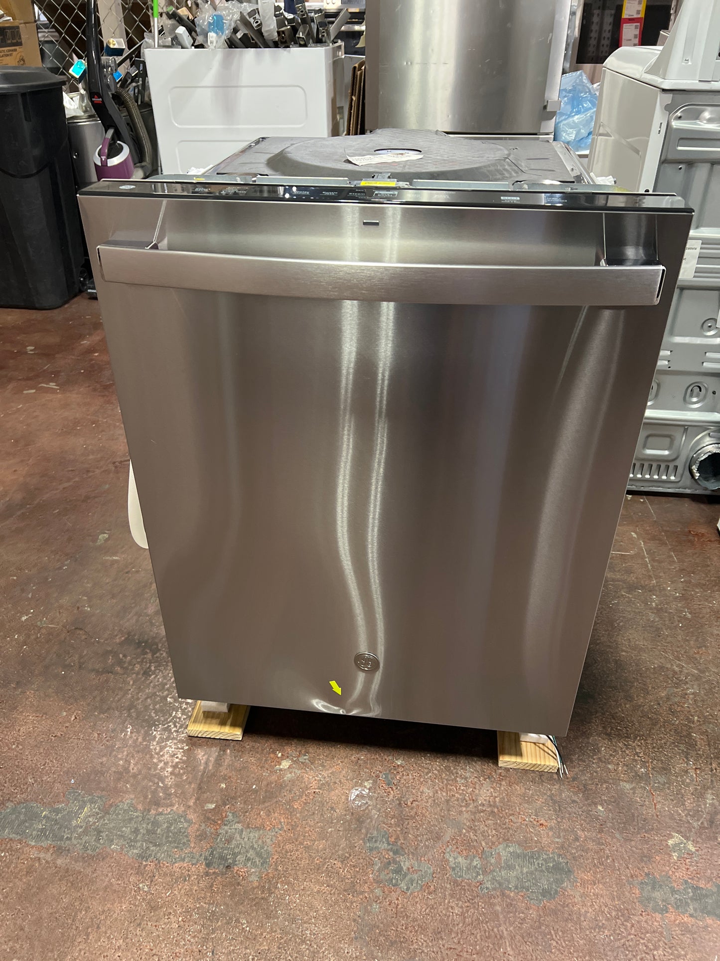 Front view, doors closed