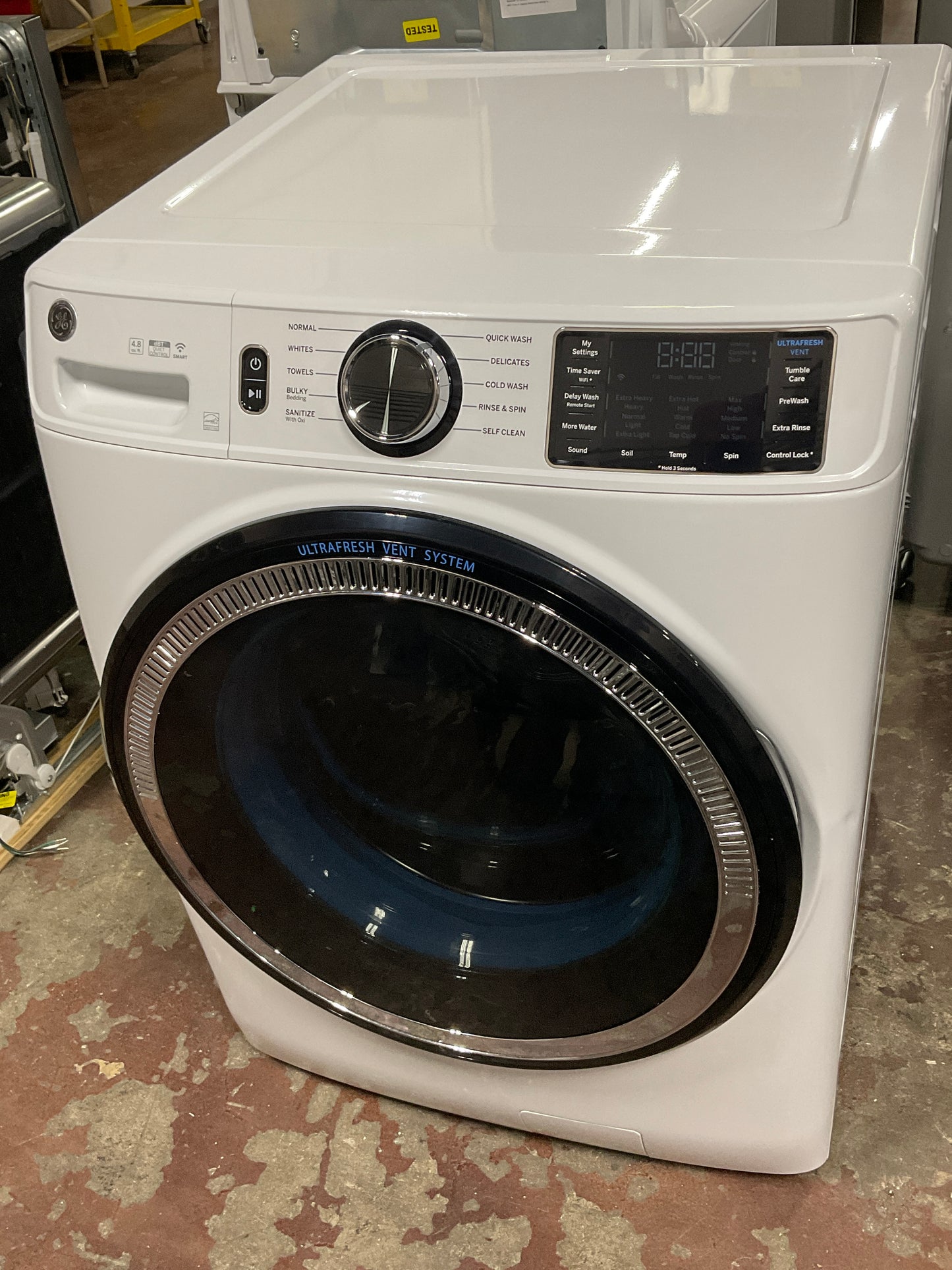 Front view, door closed