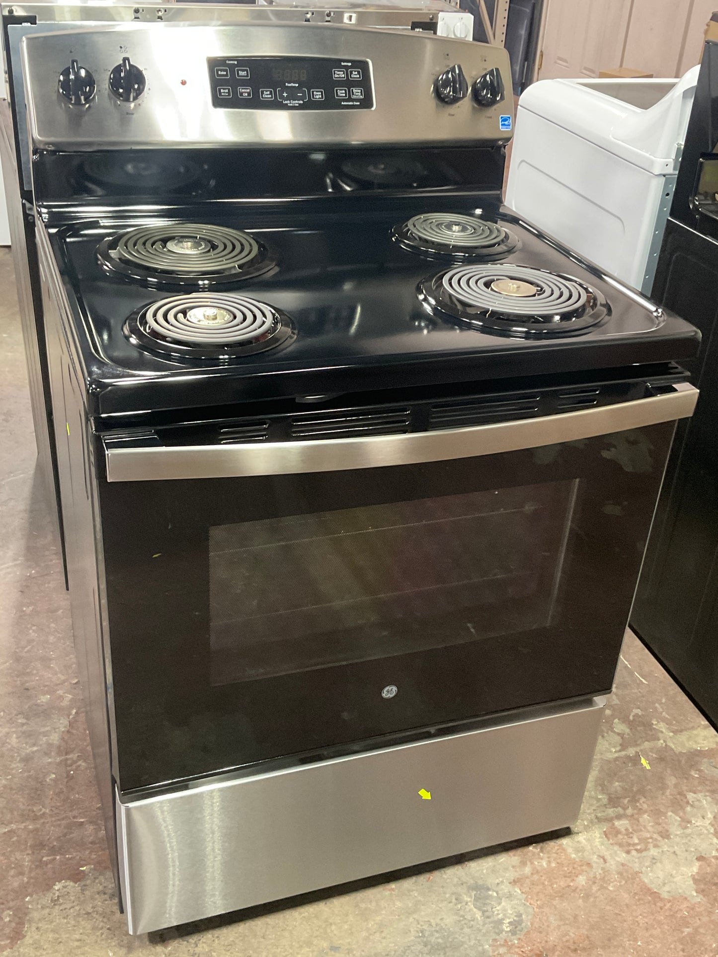 Front view, oven-door closed