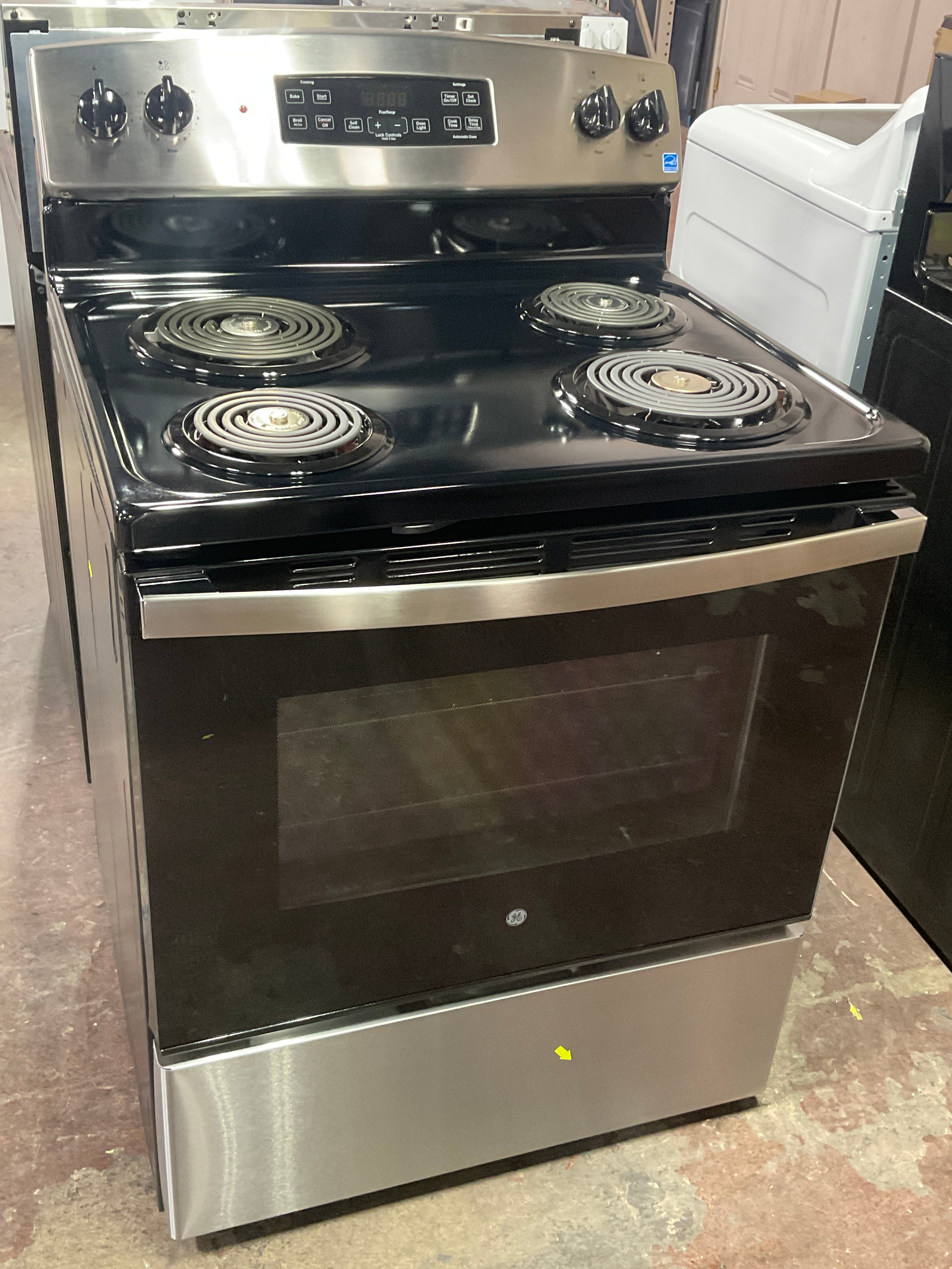 Front view, oven-door closed