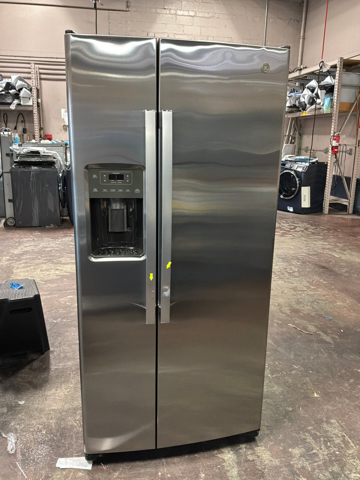 Front view, door closed