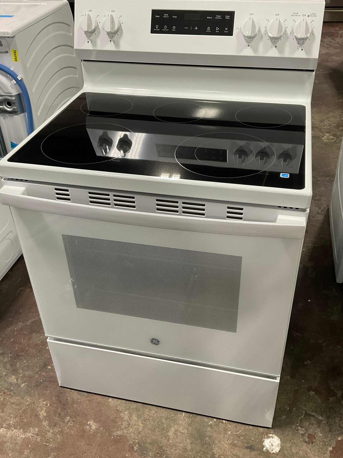 Front view, oven-door closed