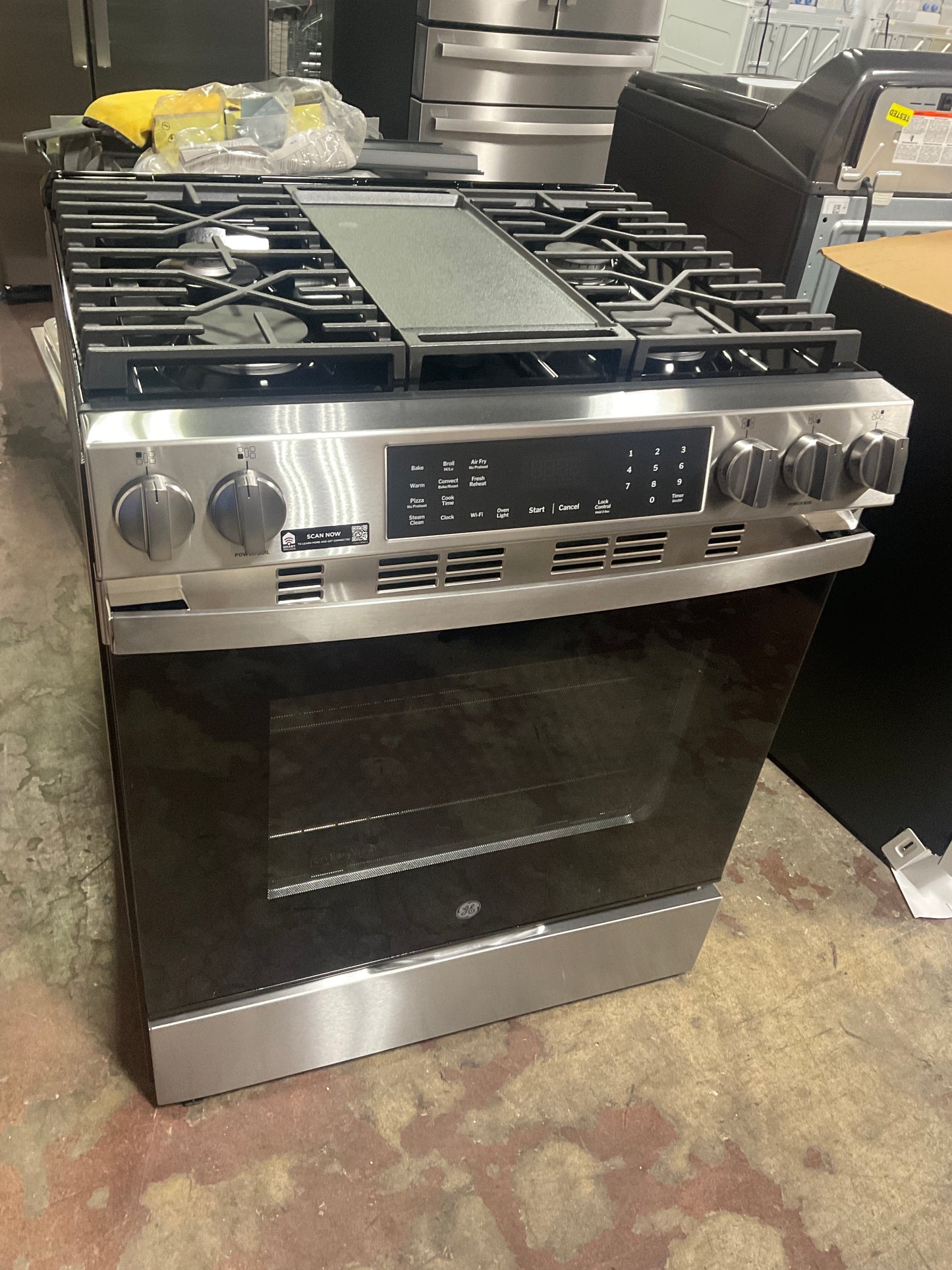 Front view, oven-door closed