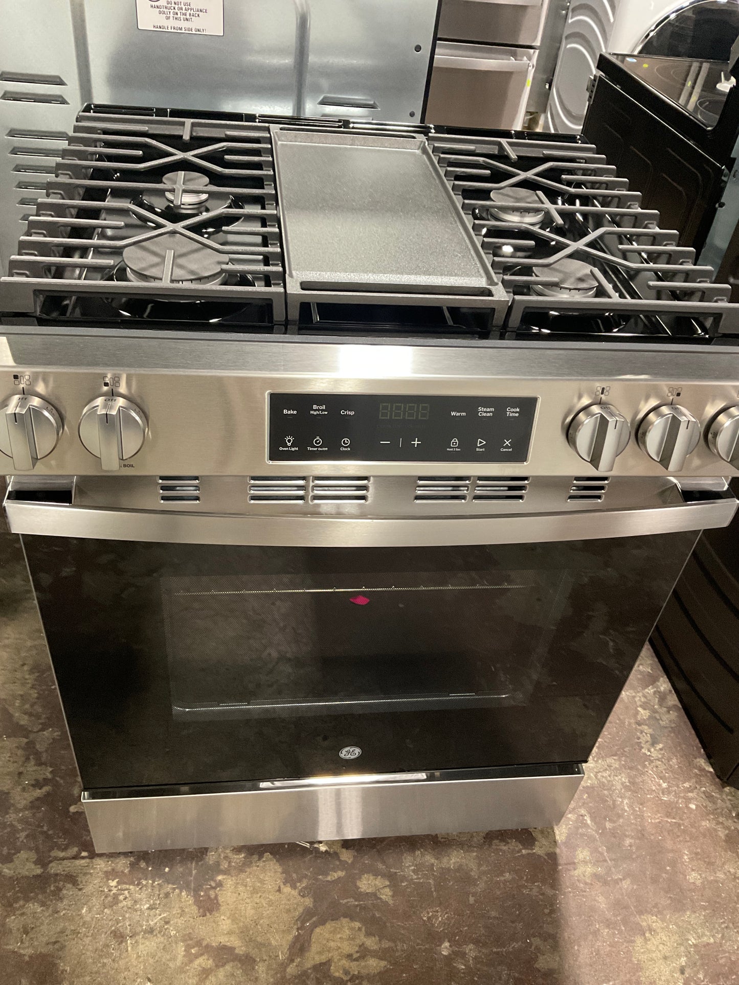 Front view, oven-door closed