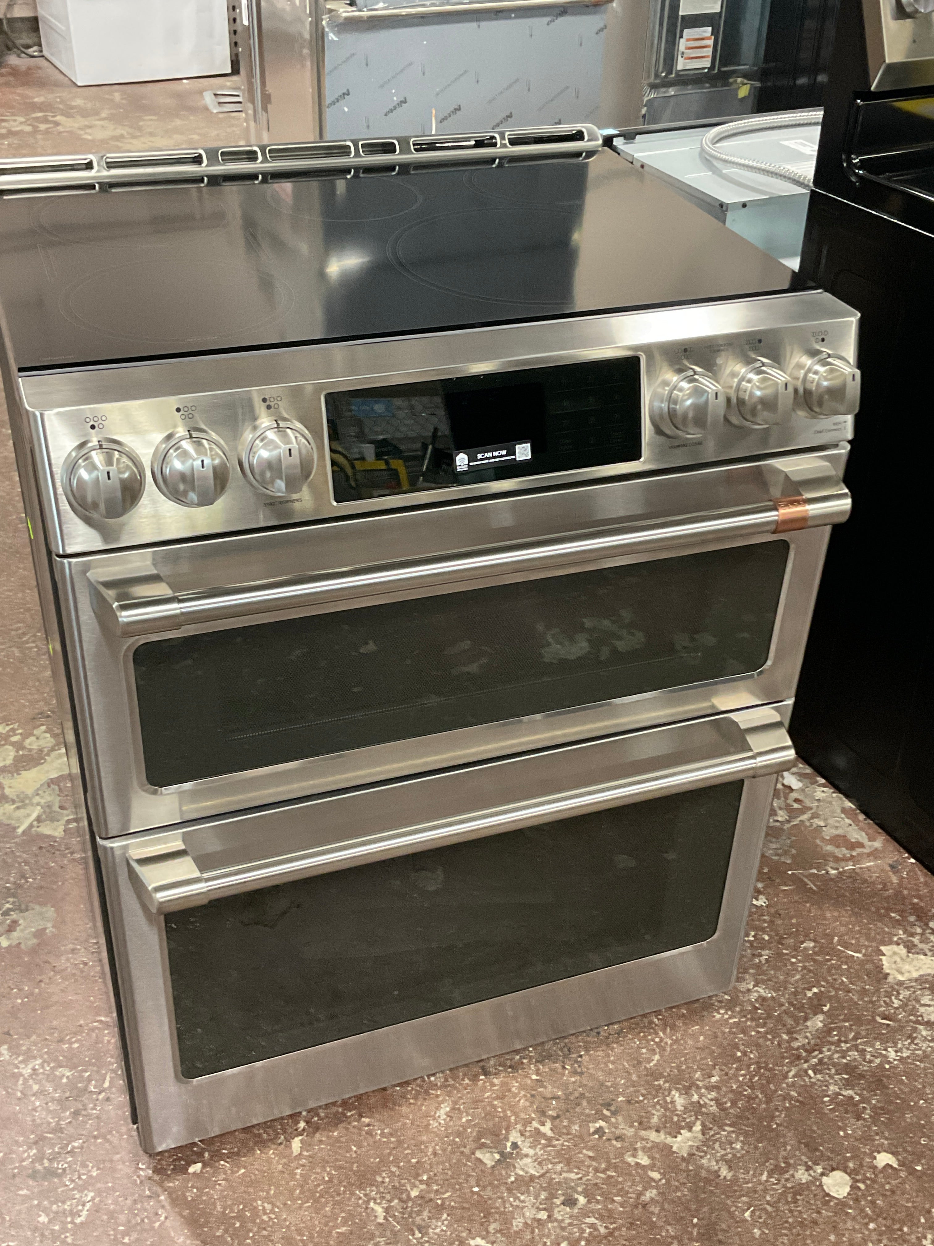 Front view, oven-door closed