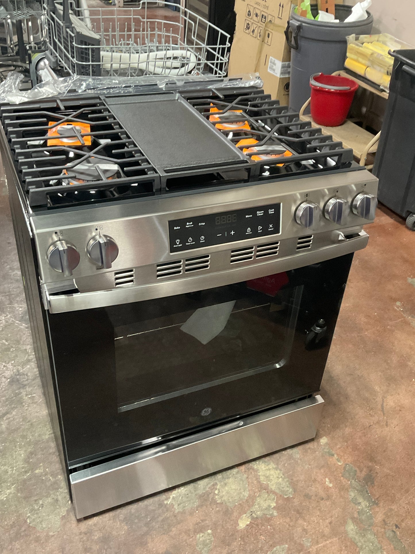 Front view, oven-door closed