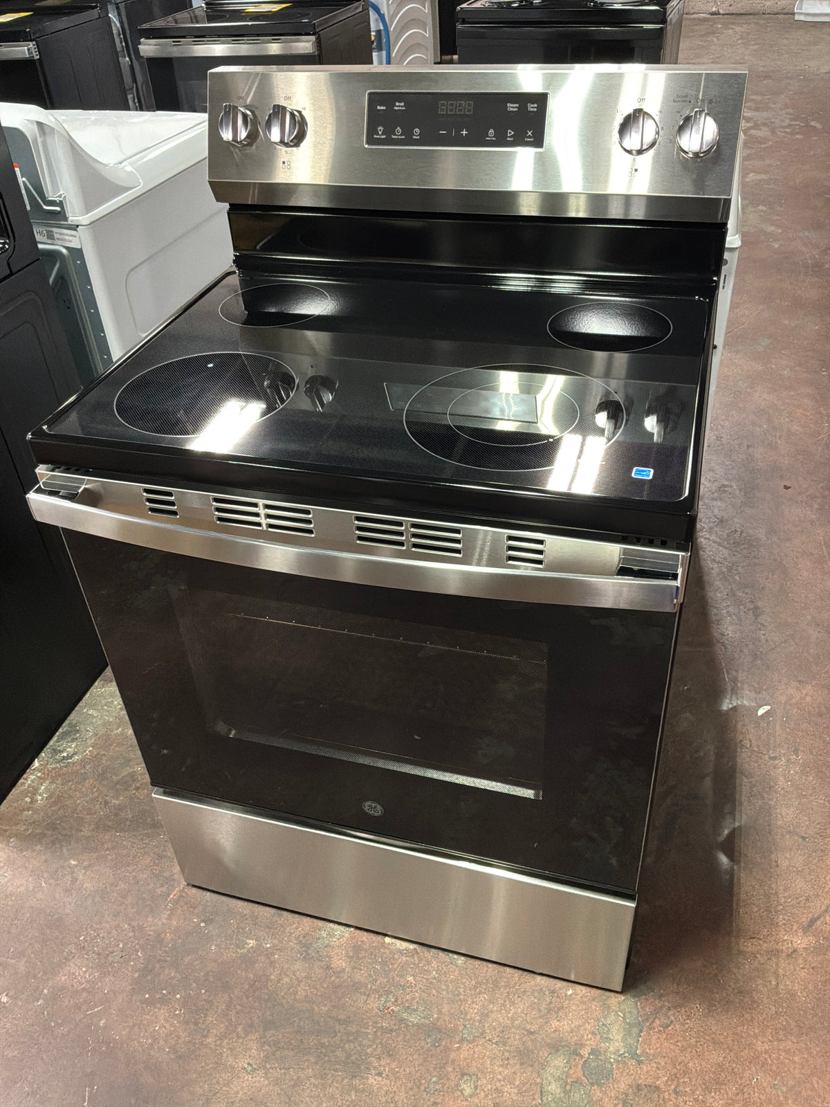 Front view, oven-door closed