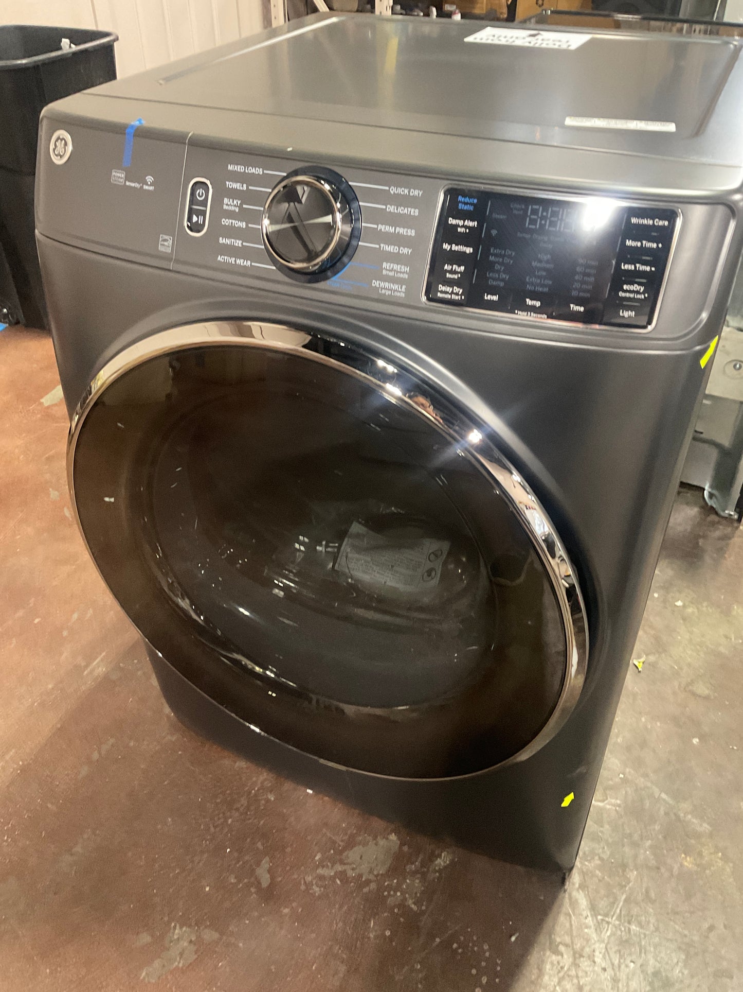 Front view, door closed