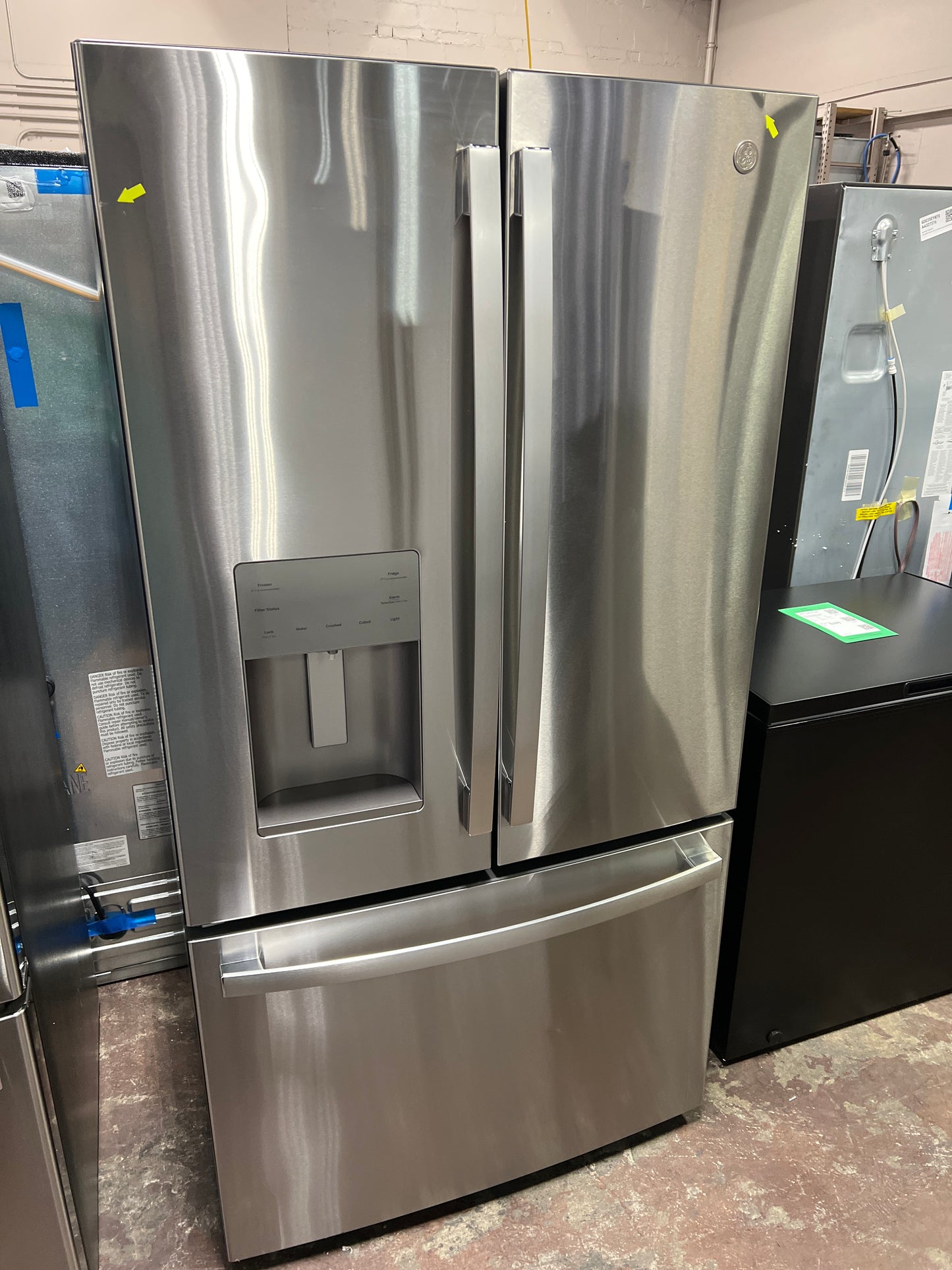 Front view, door closed