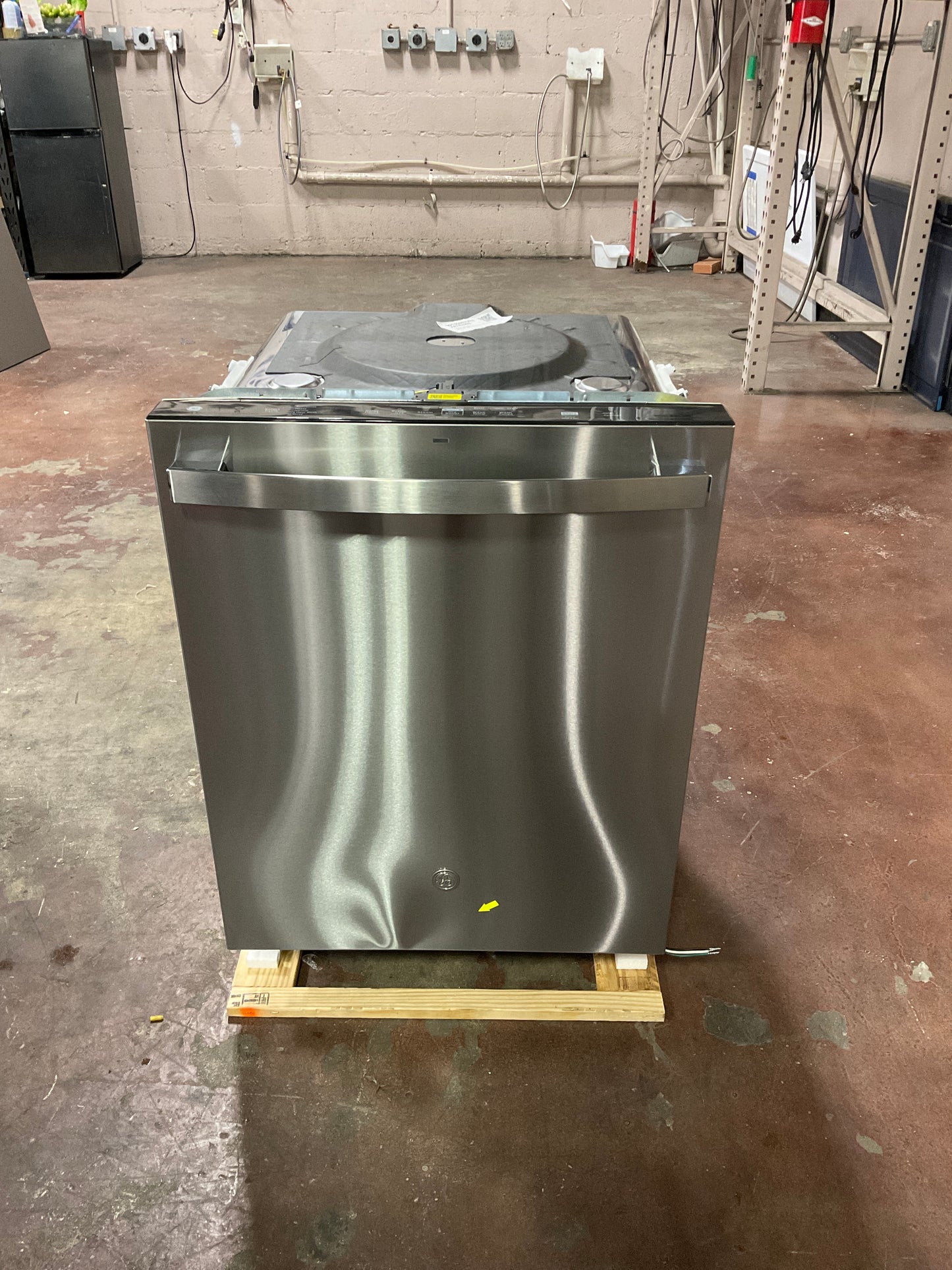 Front view, doors closed