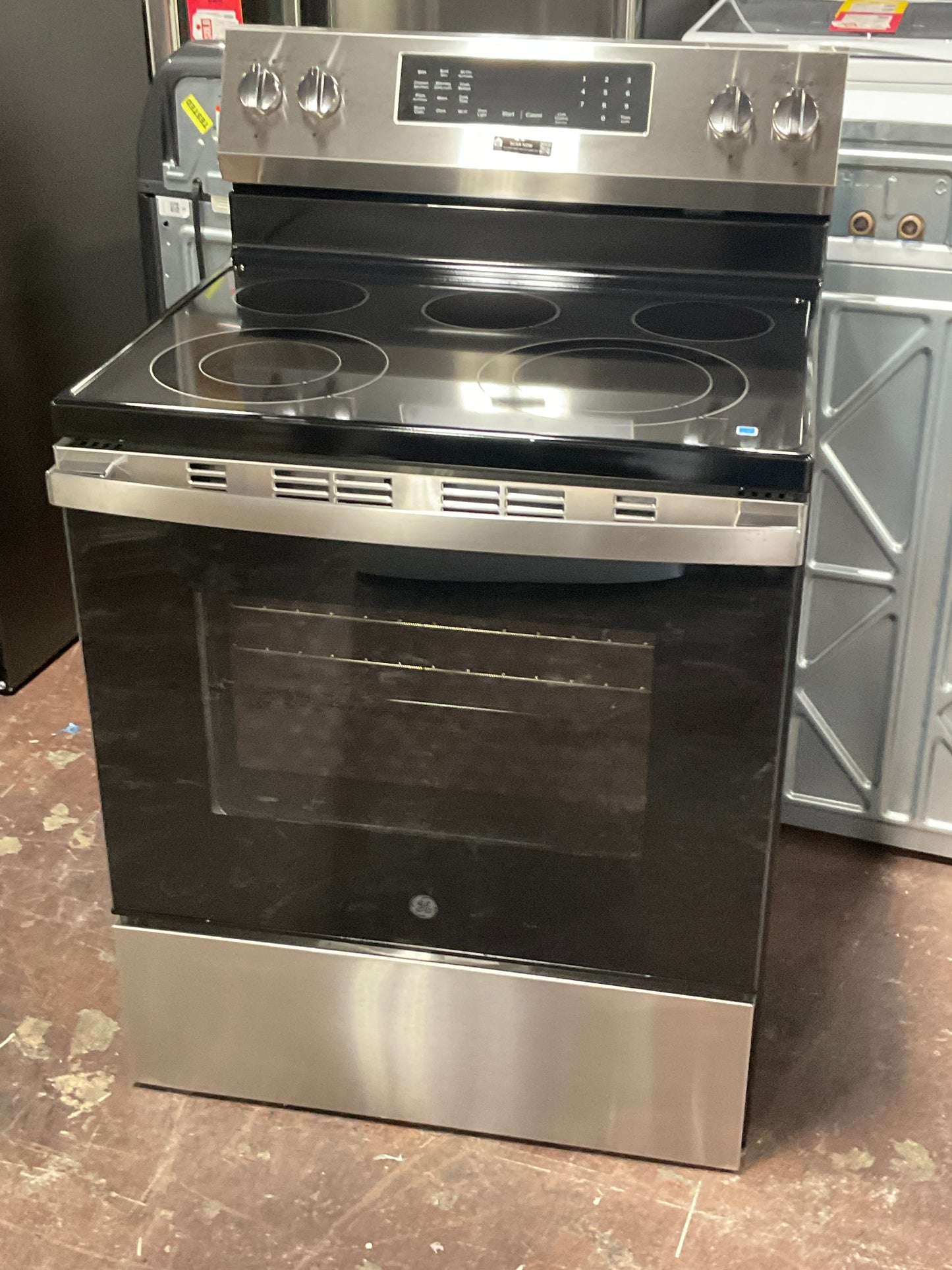 Front view, oven-door closed