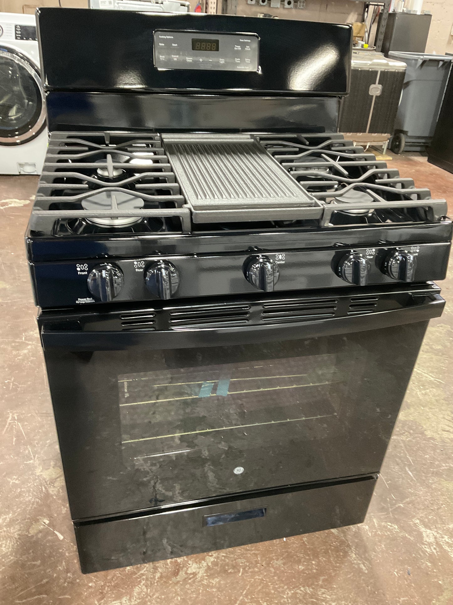 Front view, oven-door closed