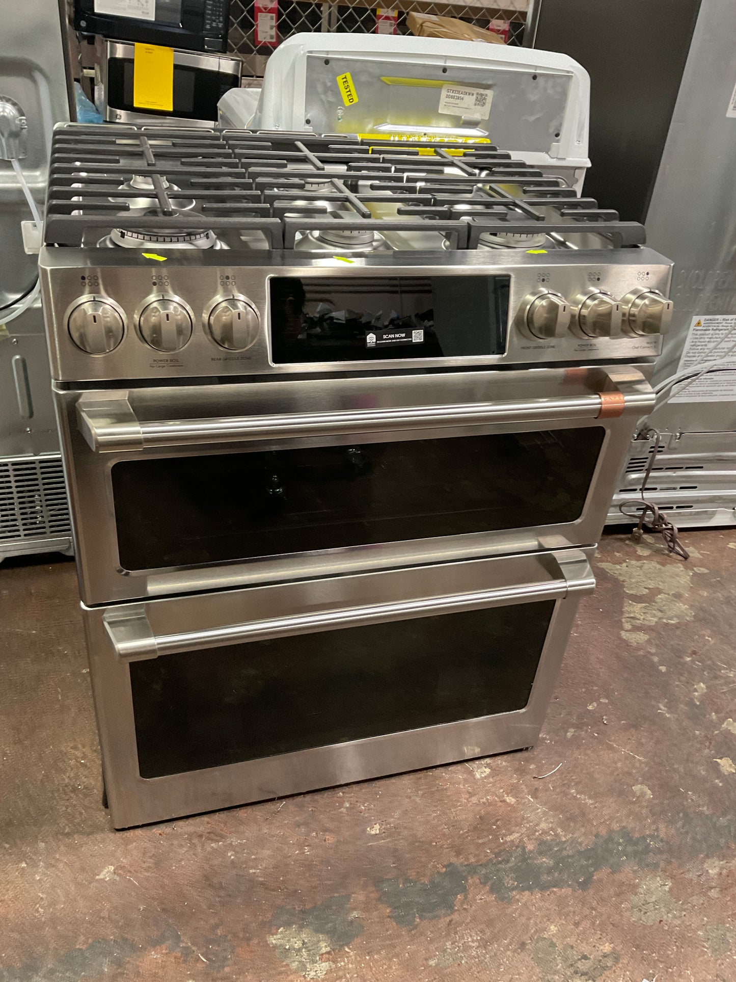 Front view, oven-door closed