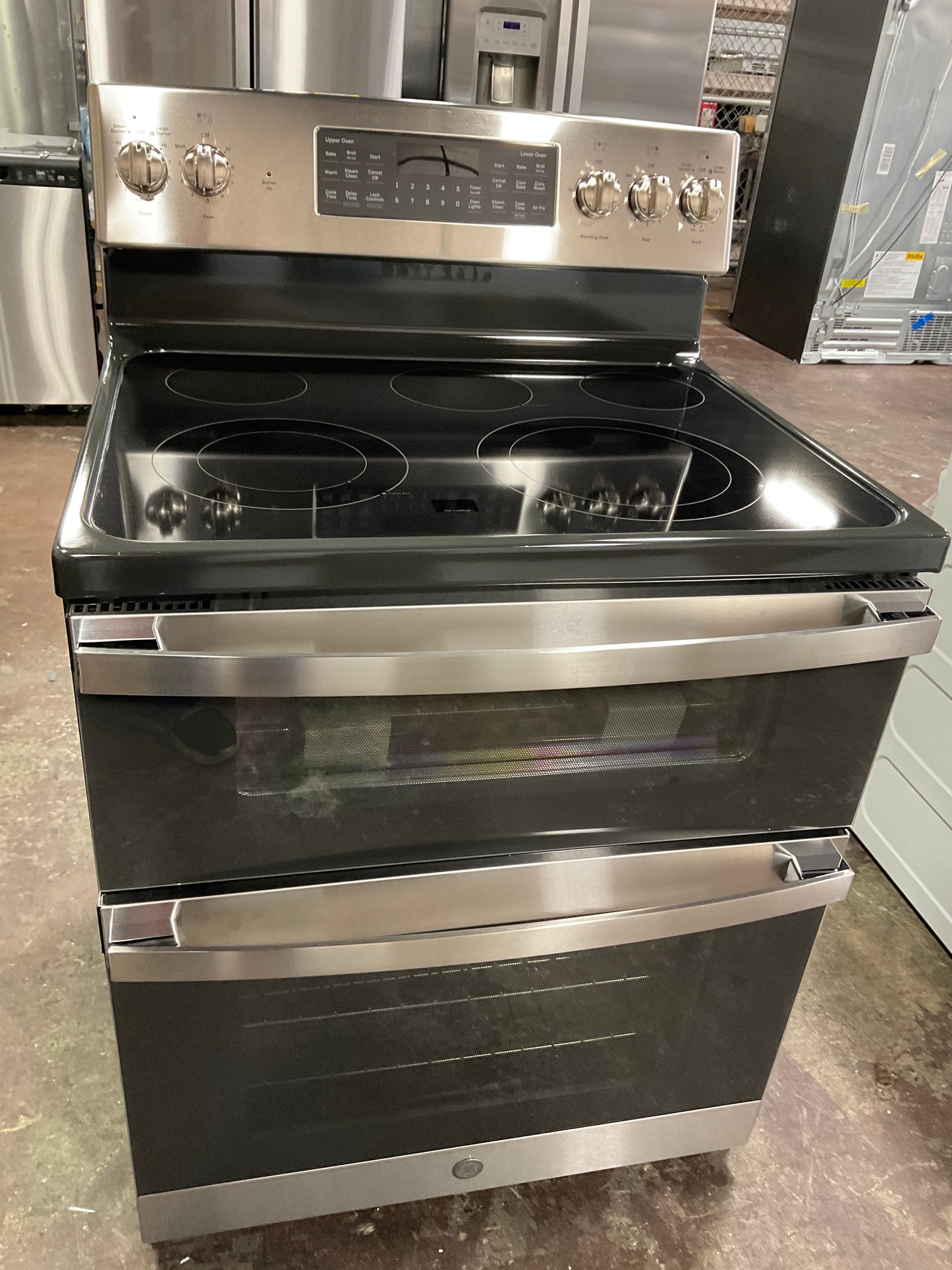Front view, oven-door closed