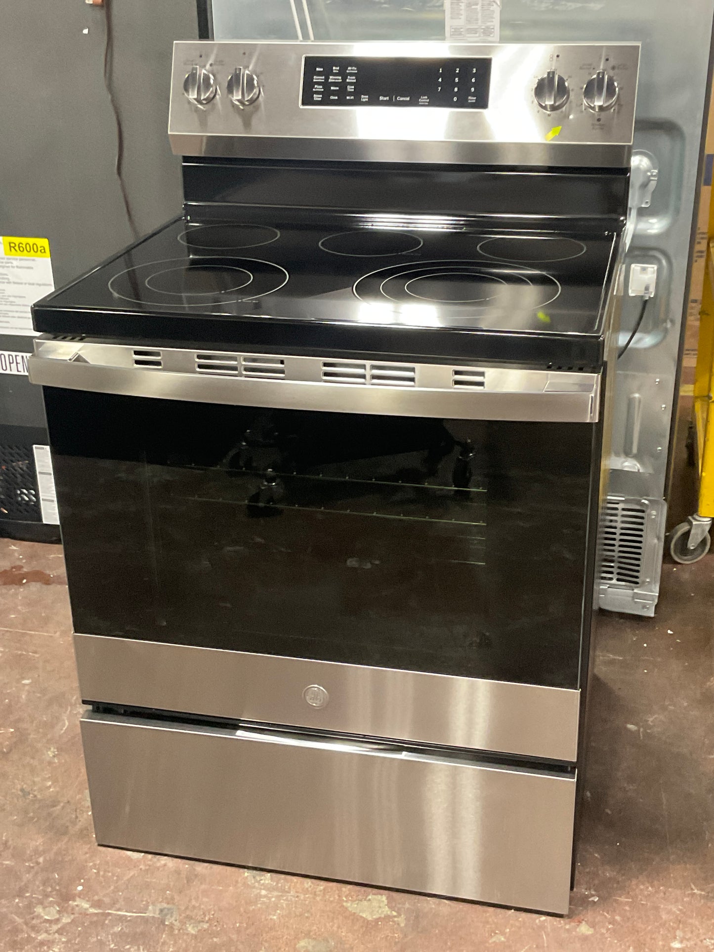 Front view, oven-door closed