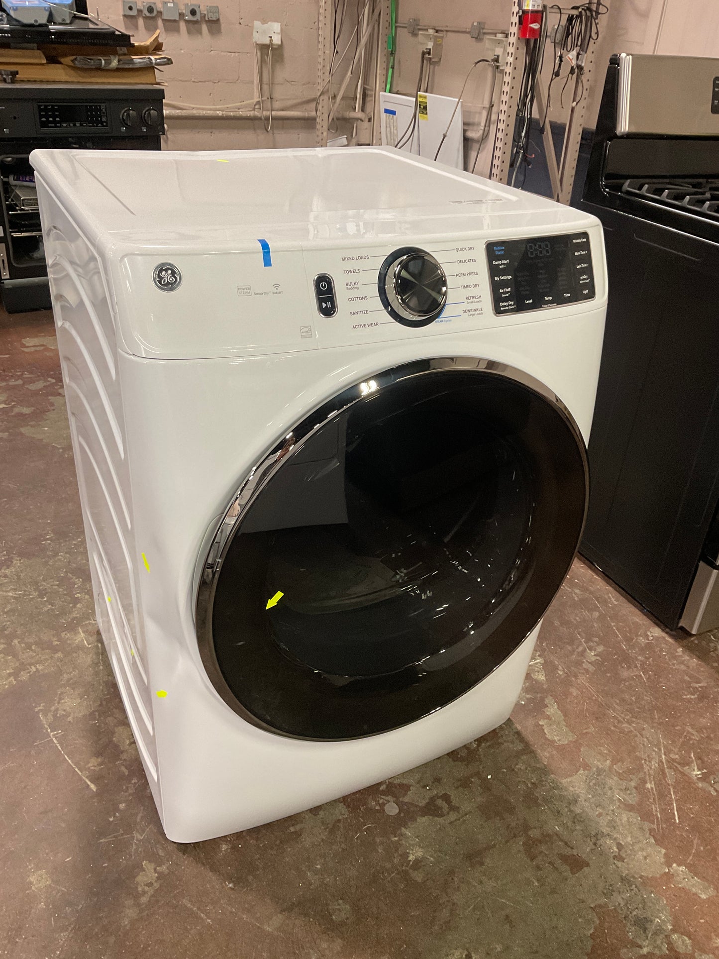 Front view, door closed