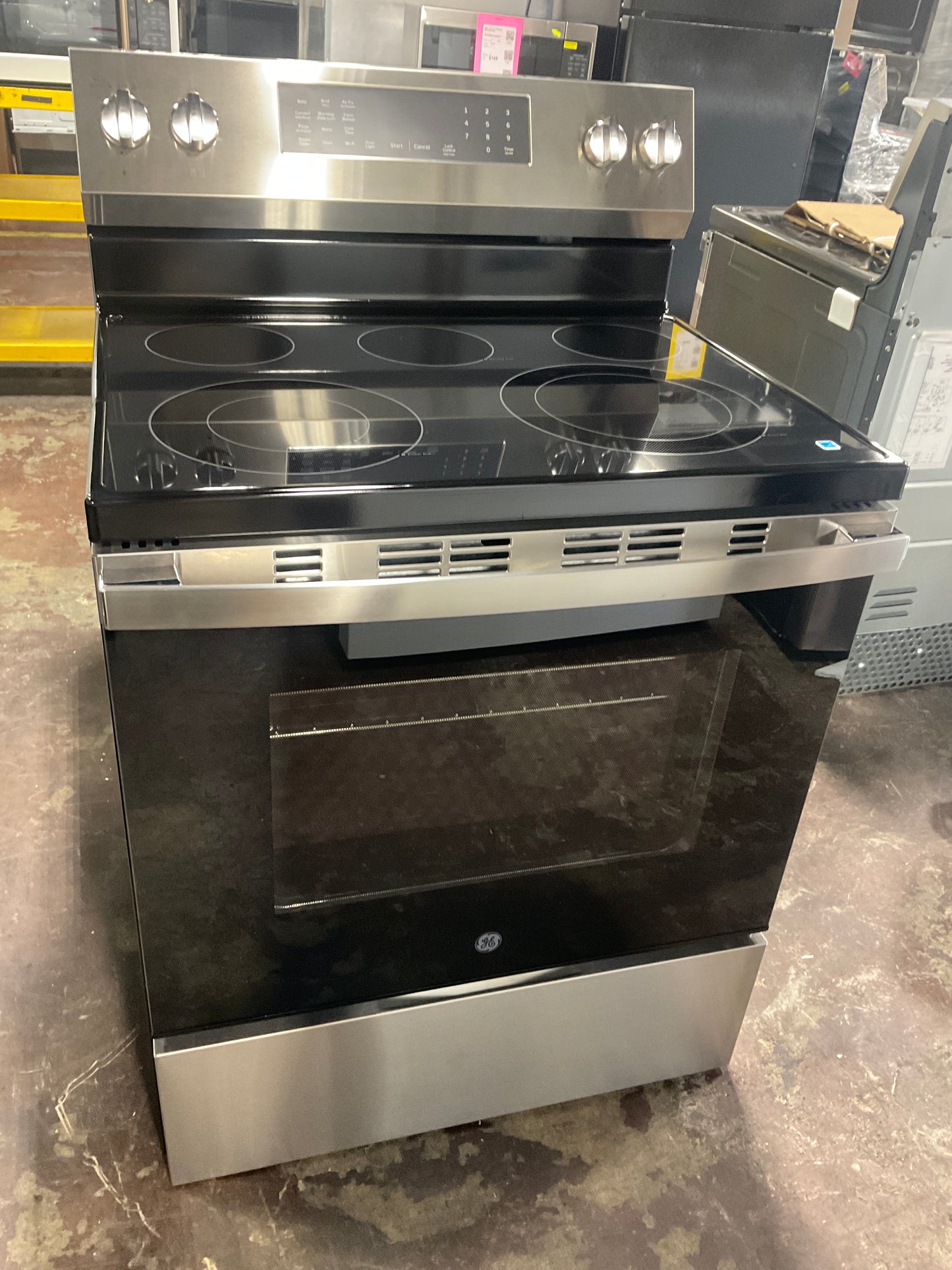 Front view, oven-door closed
