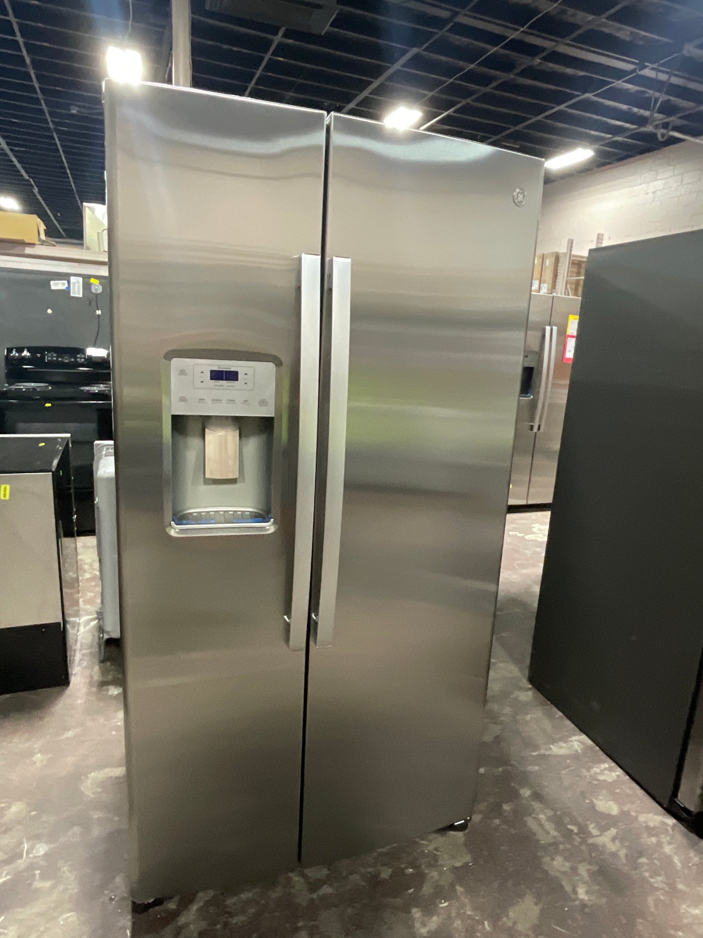 Front view, door closed