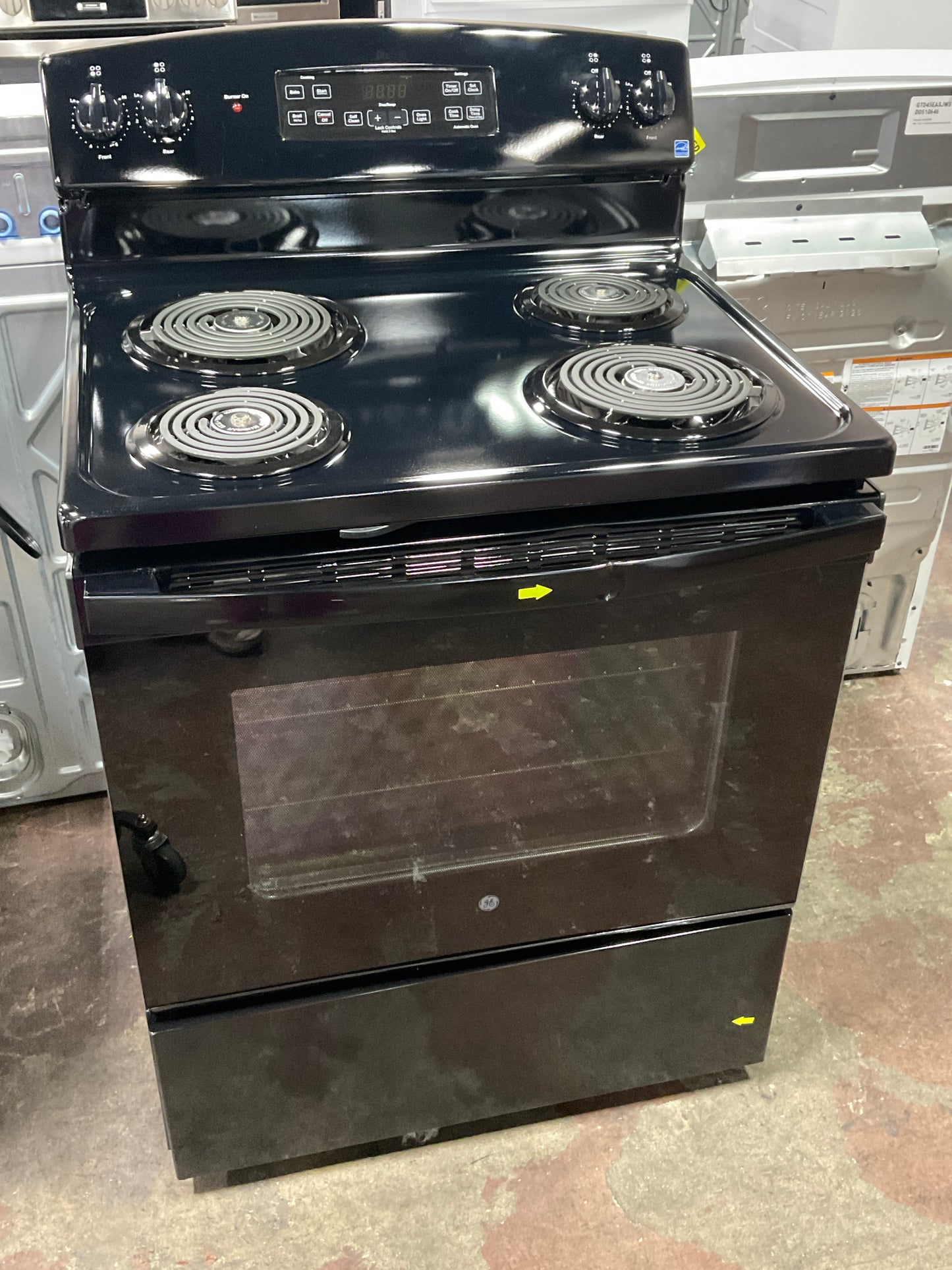 Front view, oven-door closed