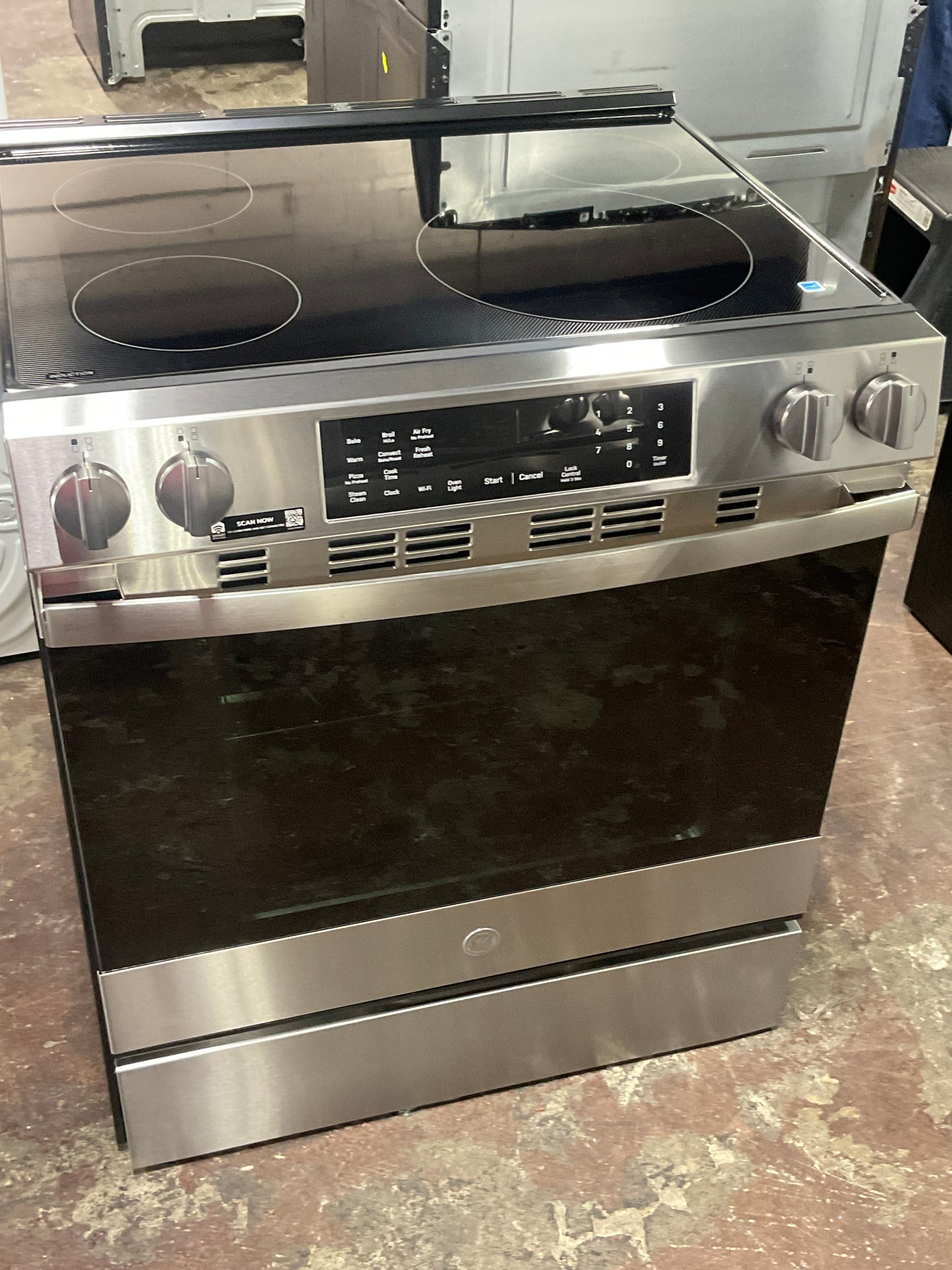 Front view, oven-door closed