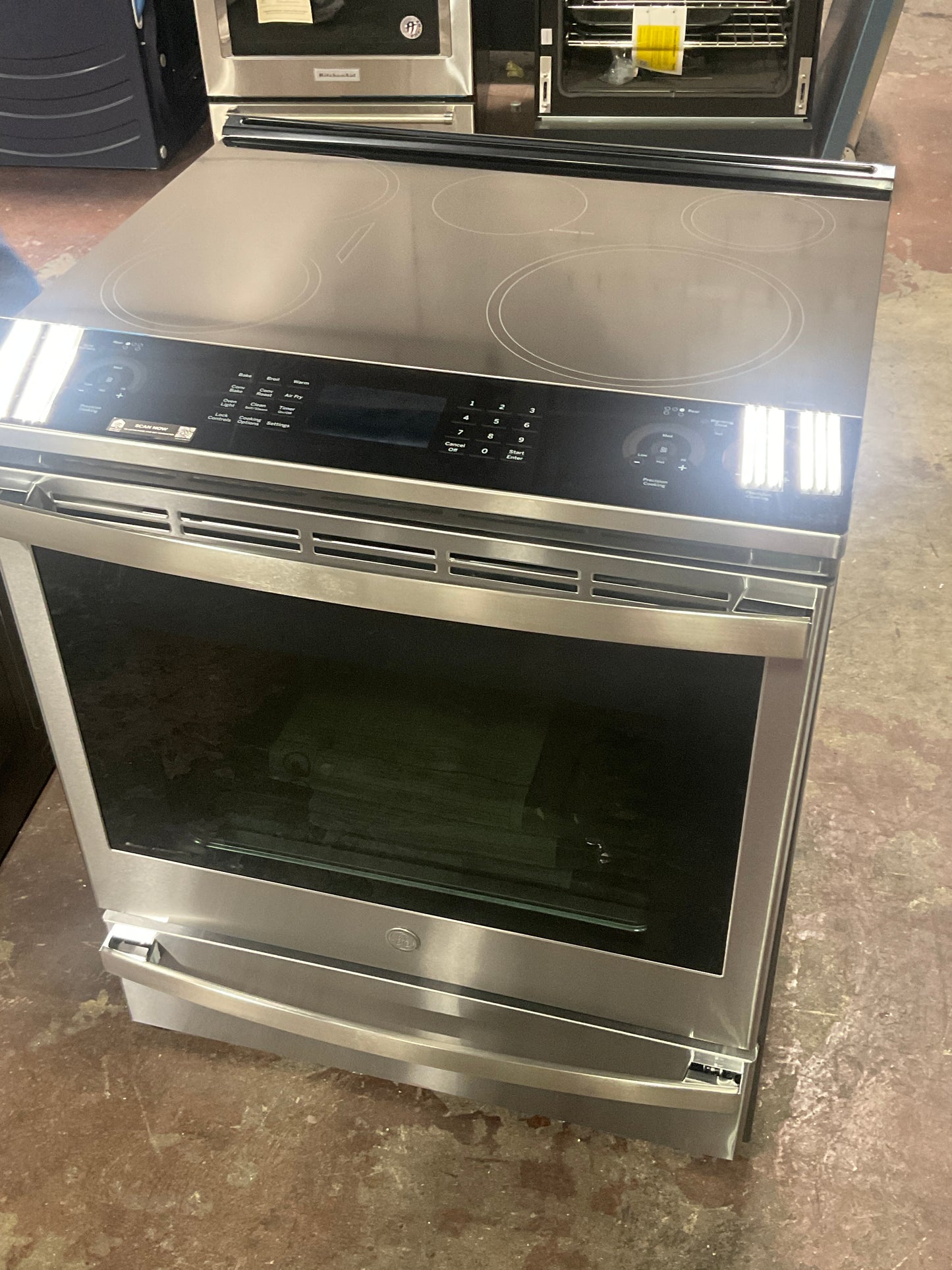 Front view, oven-door closed