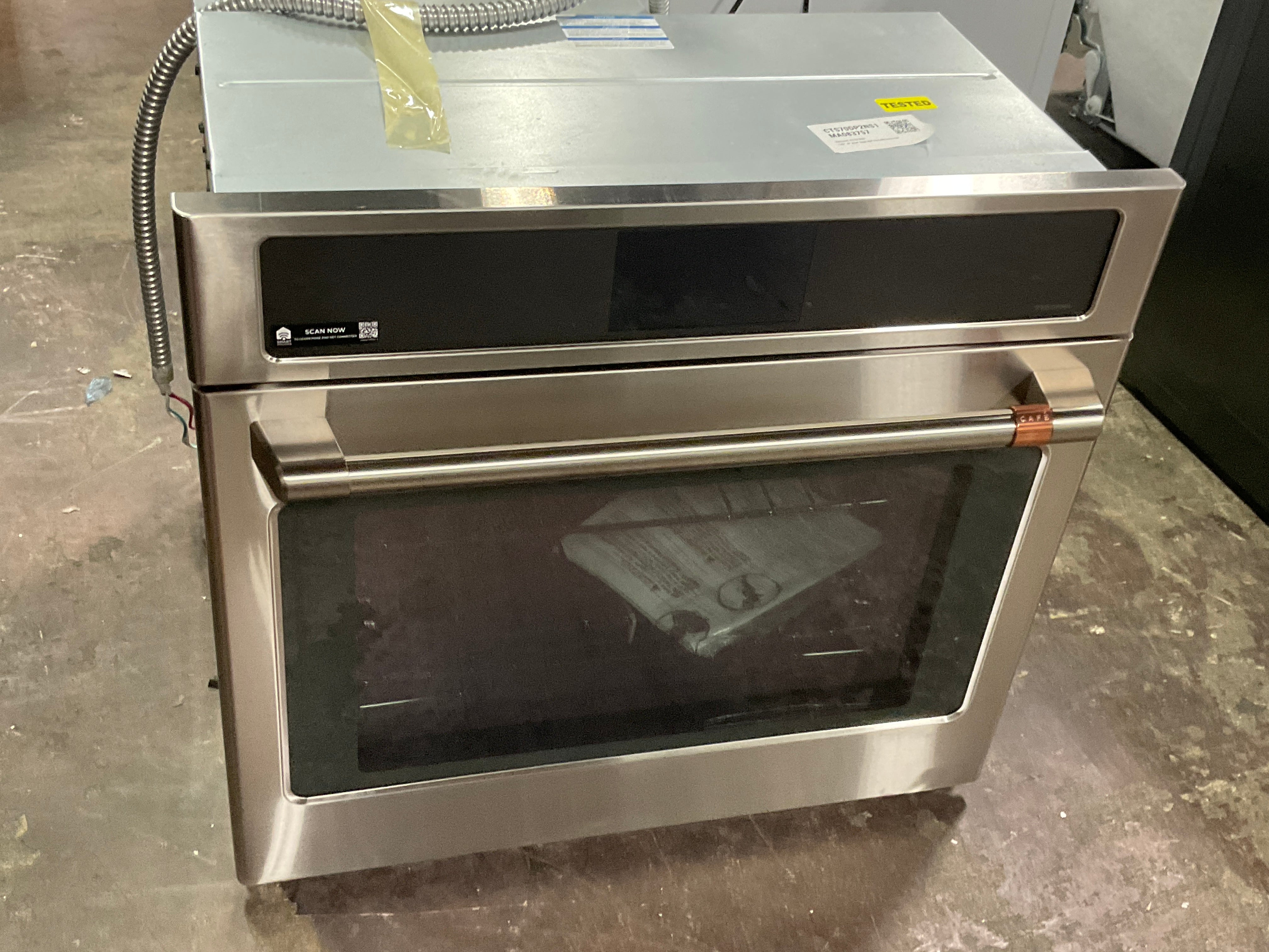 Front view, door closed