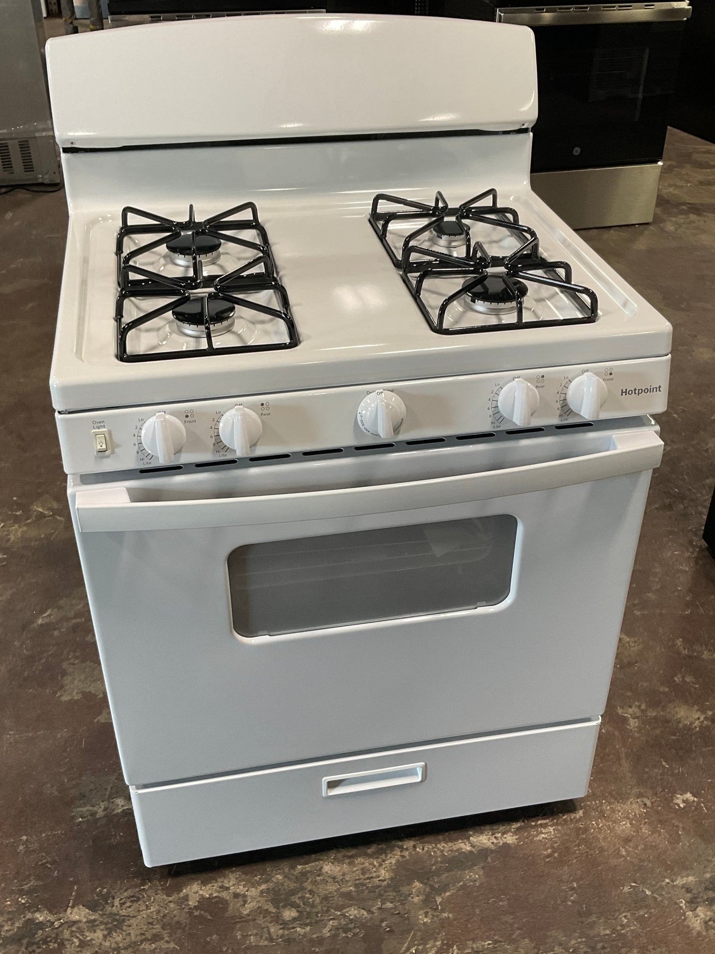 Front view, oven-door closed