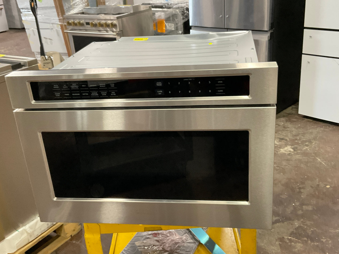 Front view, door closed