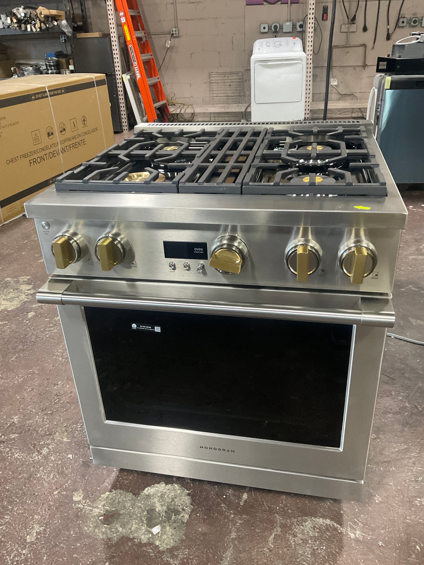 Front view, oven-door closed