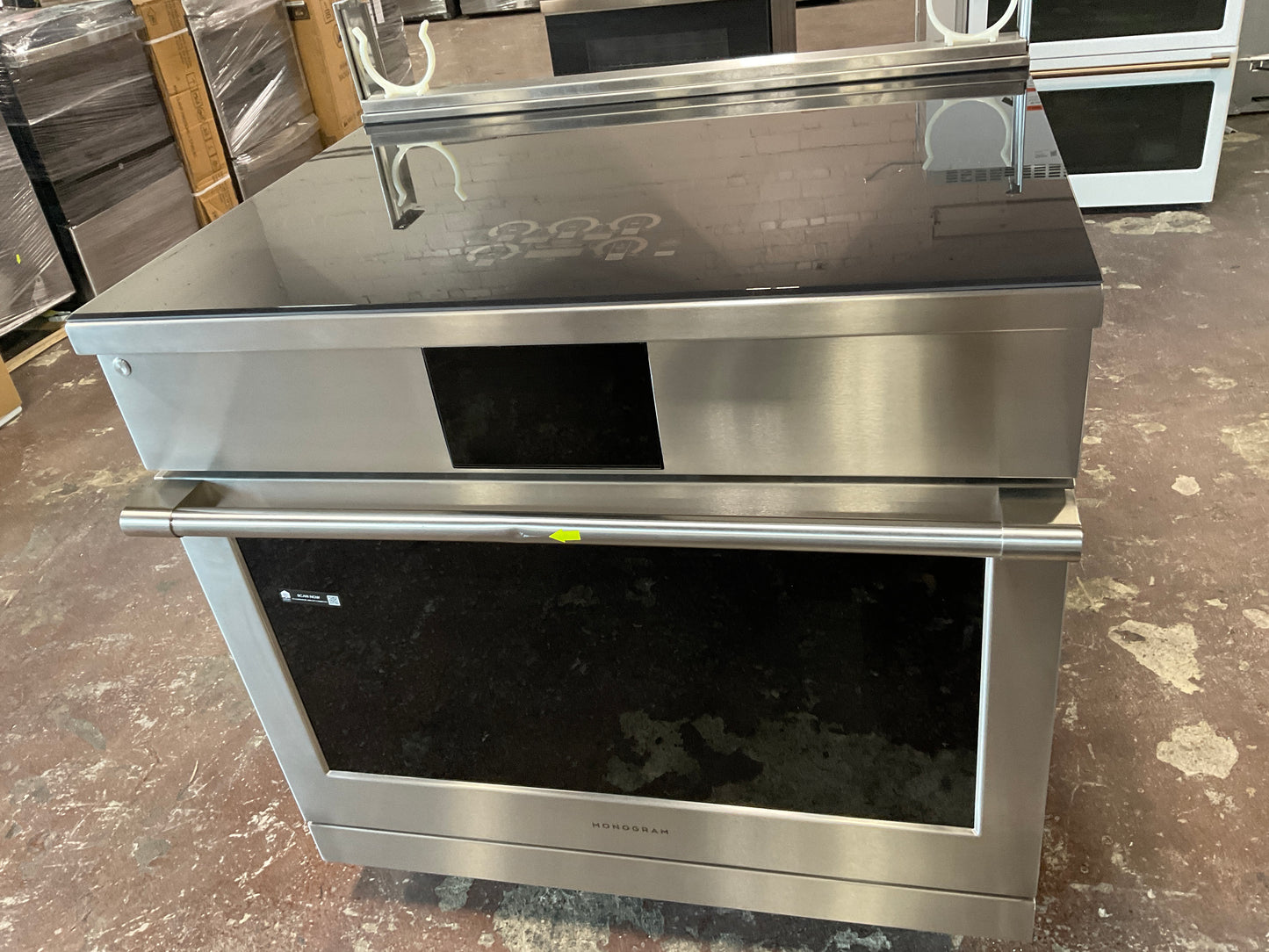 Front view, oven-door closed