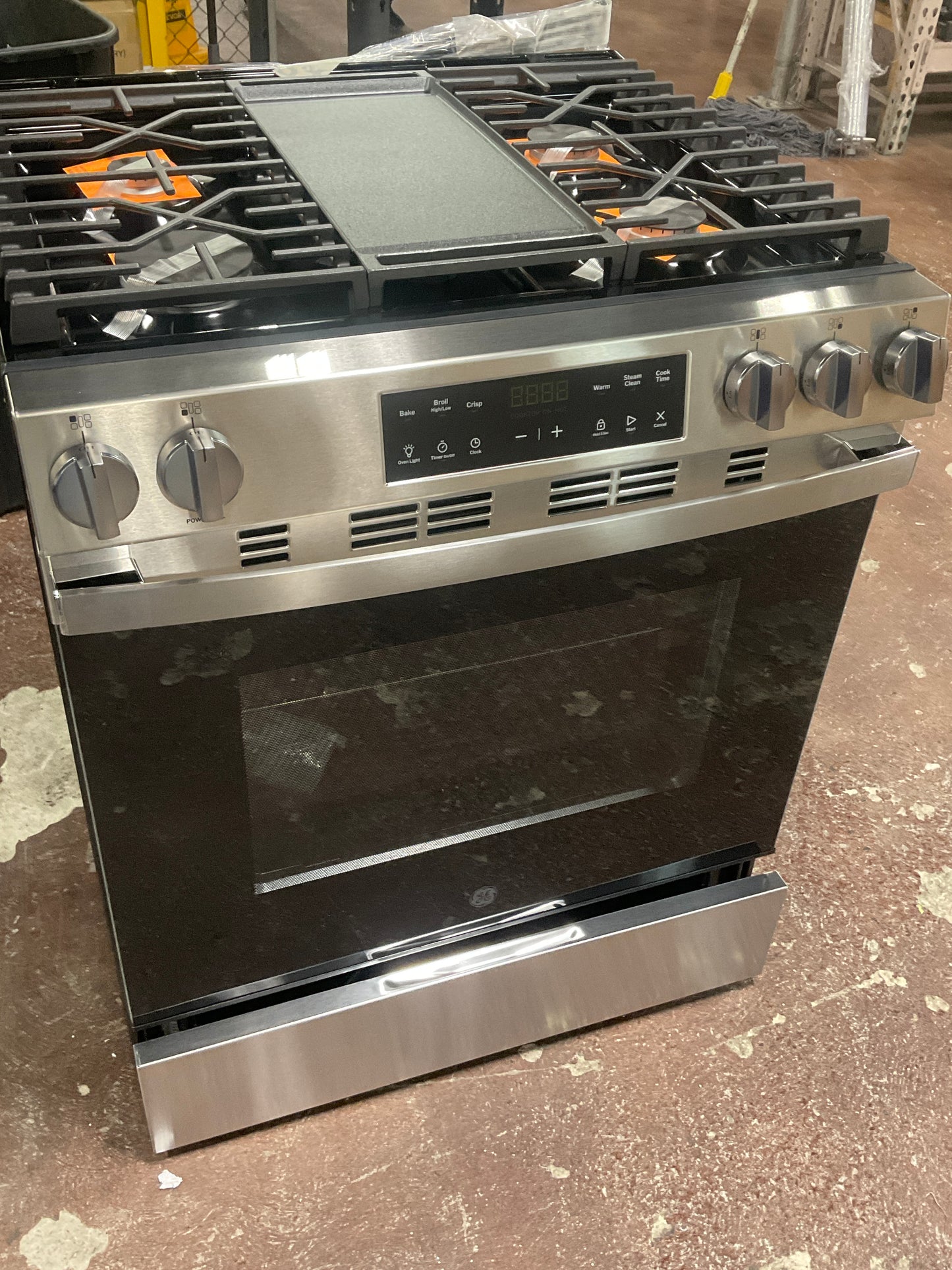 Front view, oven-door closed