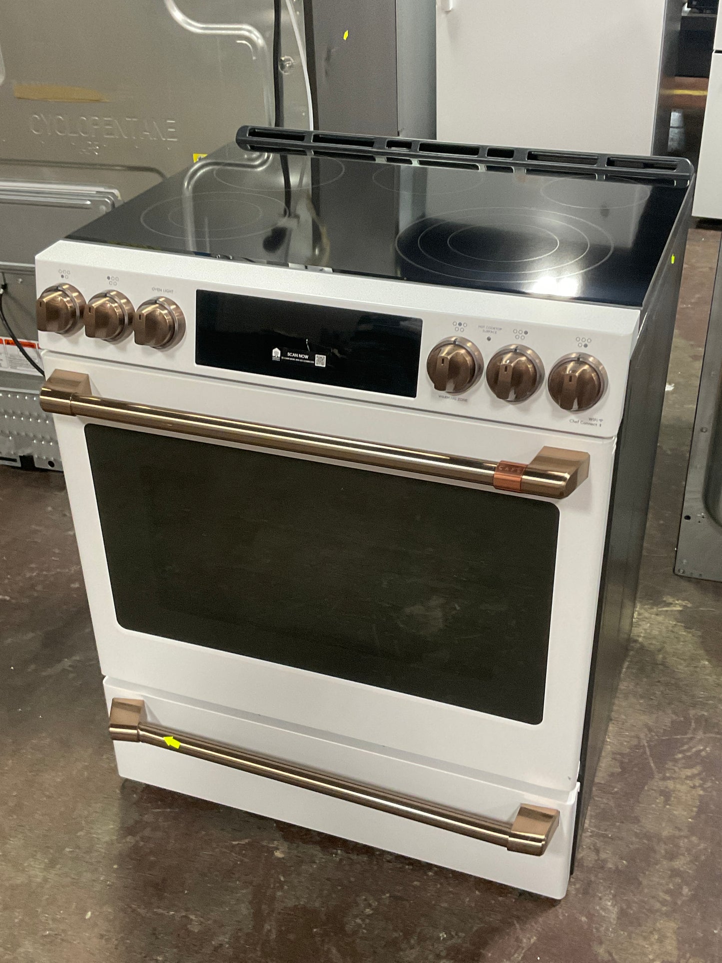 Front view, oven-door closed