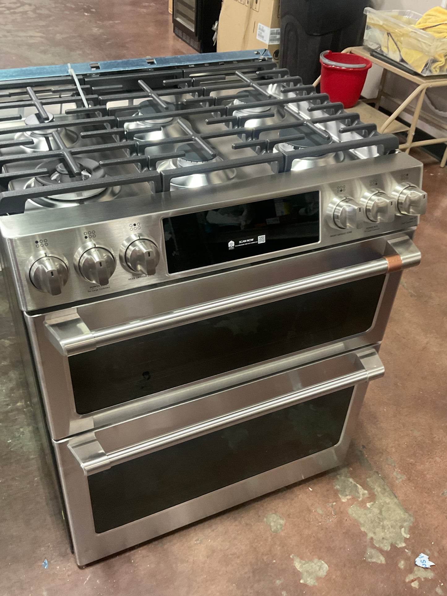 Front view, oven-door closed