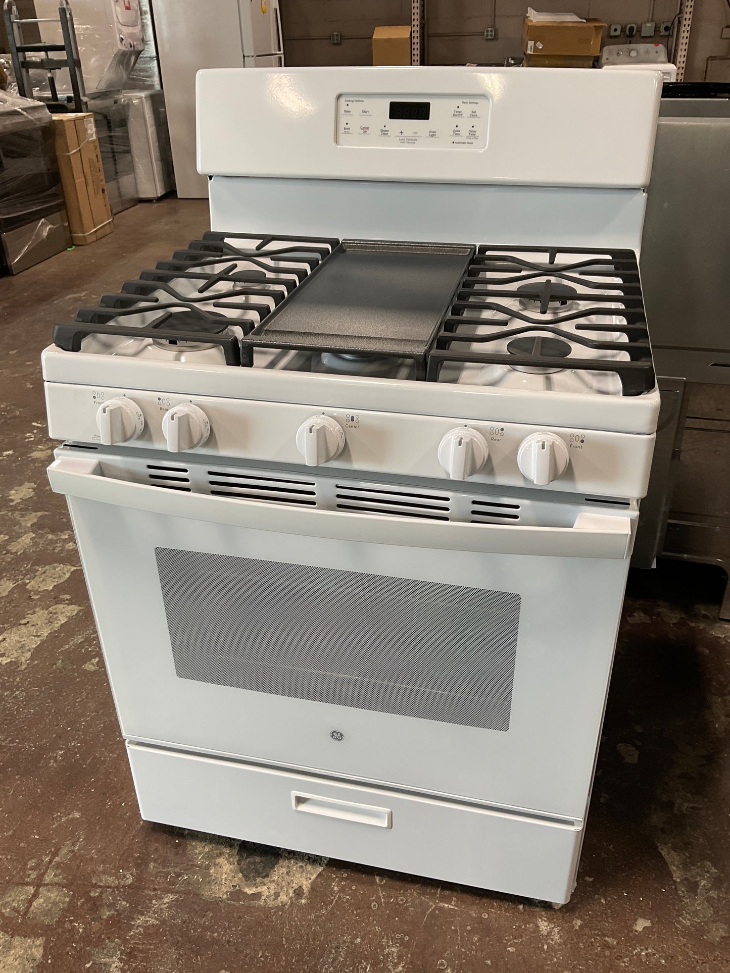 Front view, oven-door closed